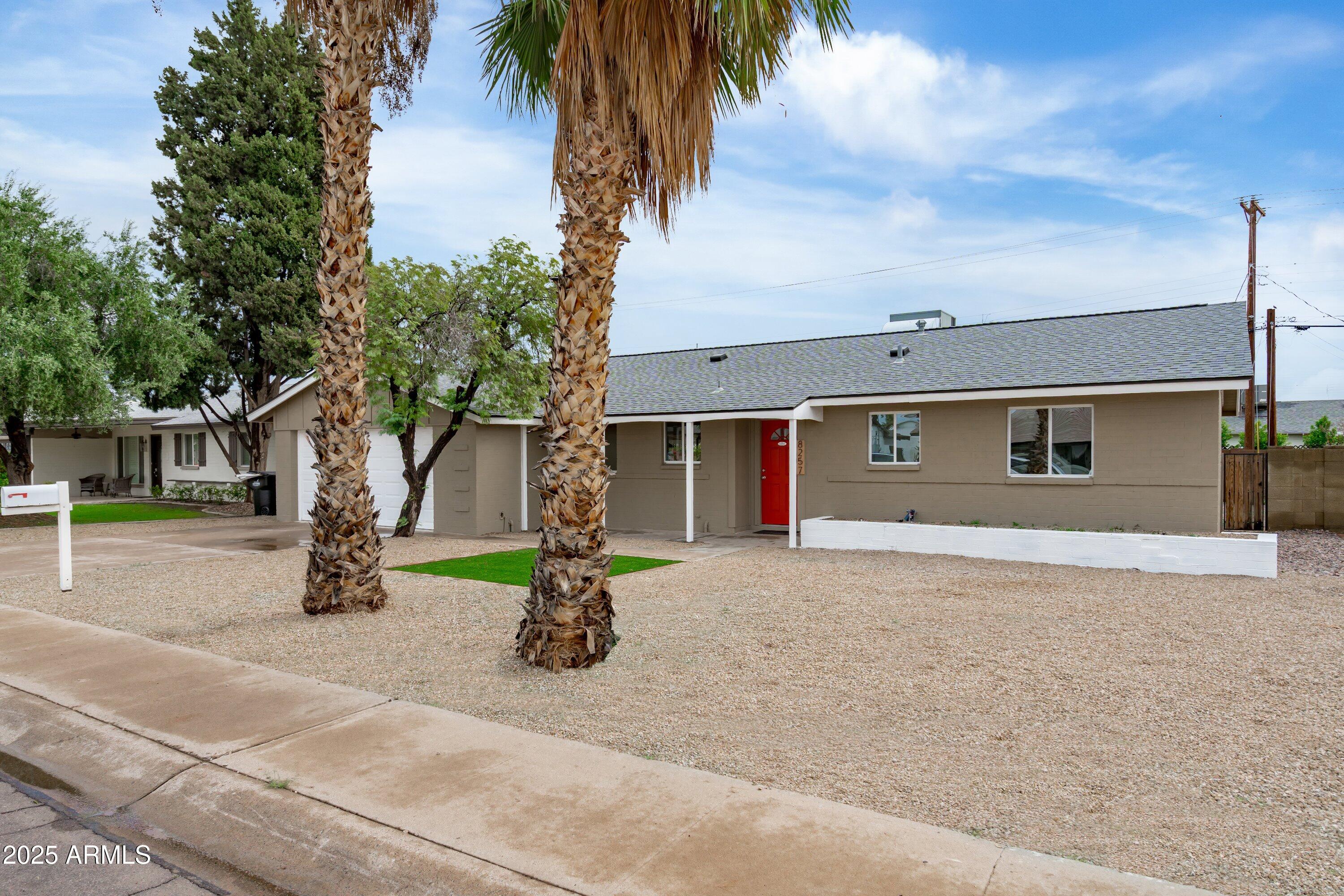 8257 E CYPRESS Street