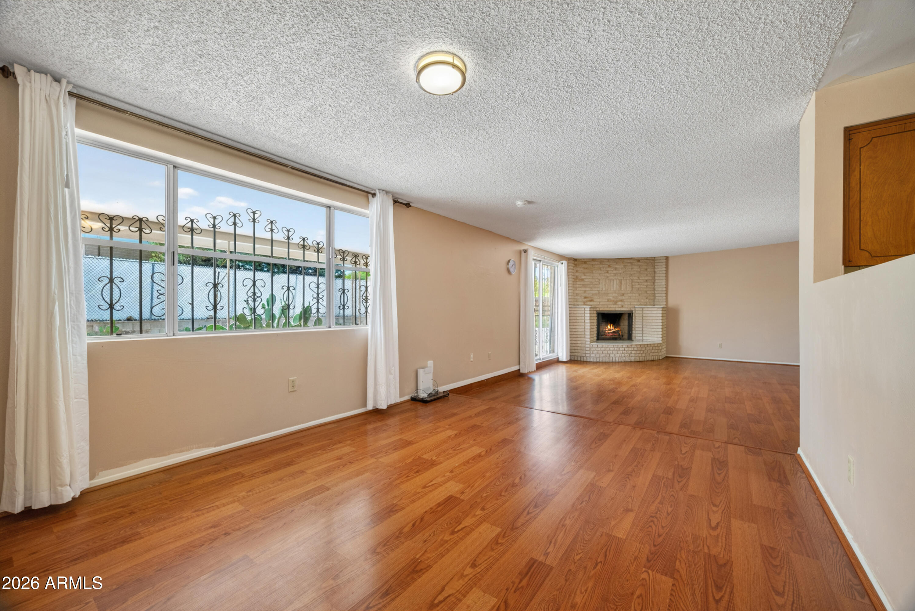 KINGS MANOR - Residential