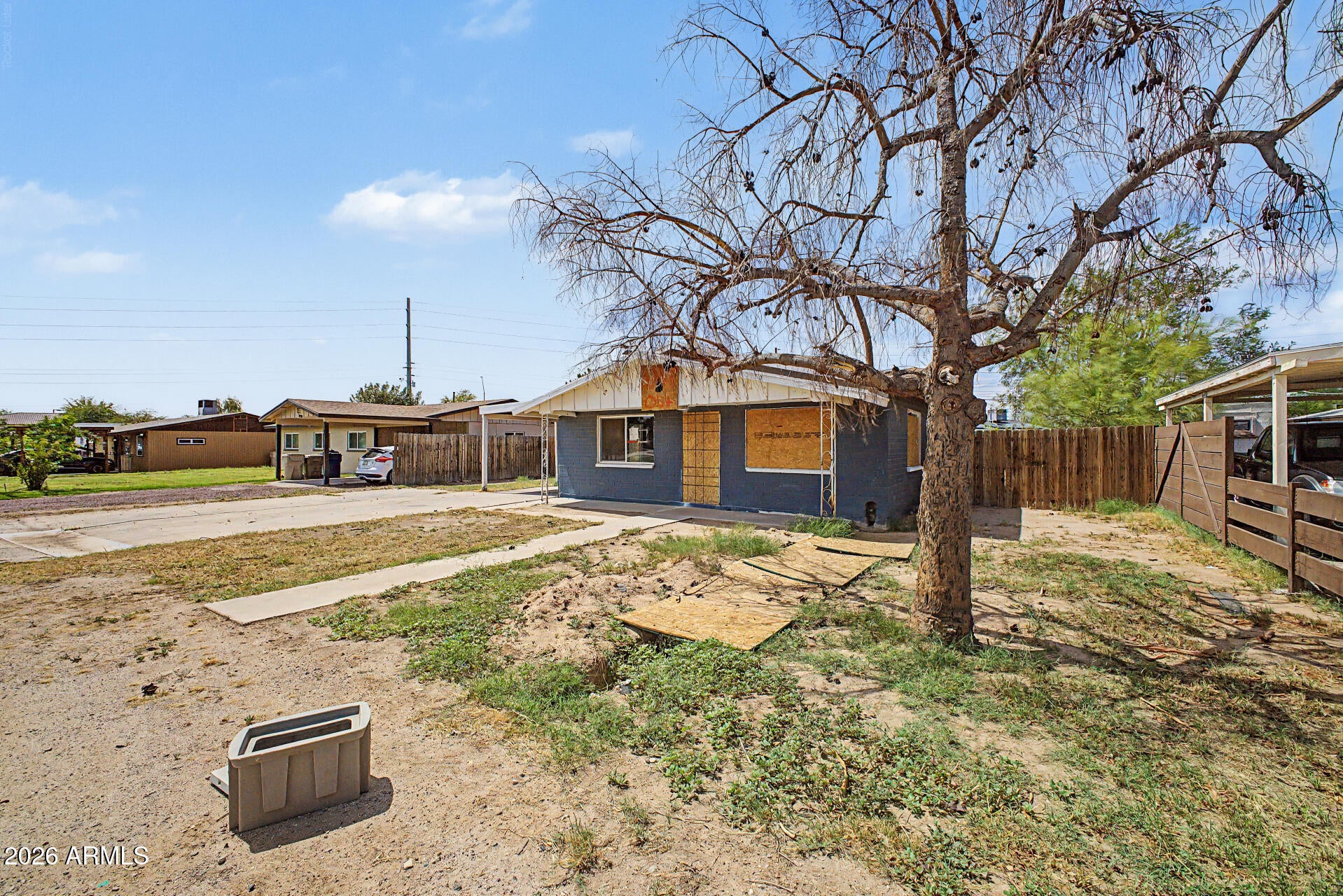 212 6TH Avenue W