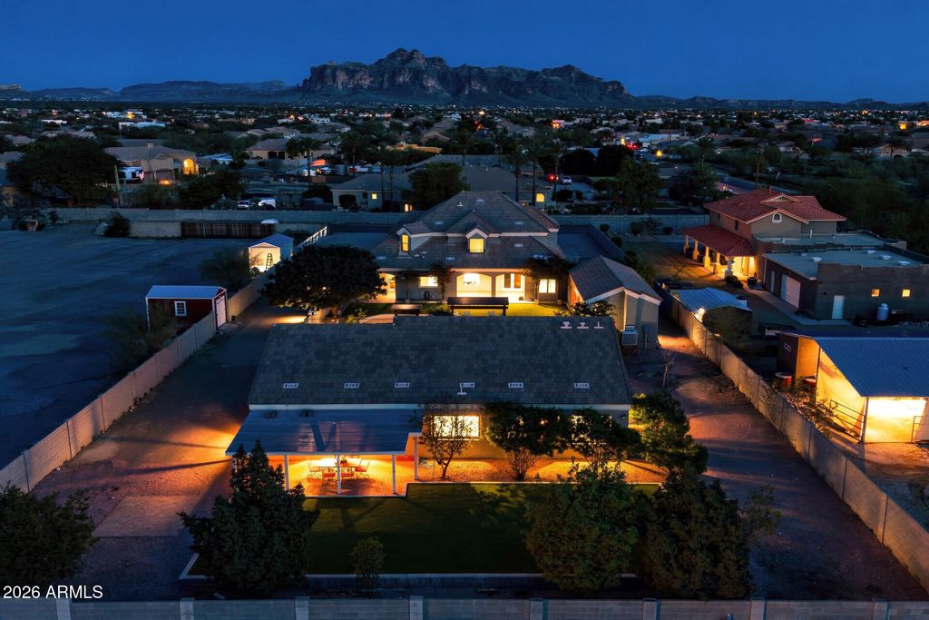 Photo of 820 N 111th Street, Mesa, AZ 85207 (MLS # 6968633)