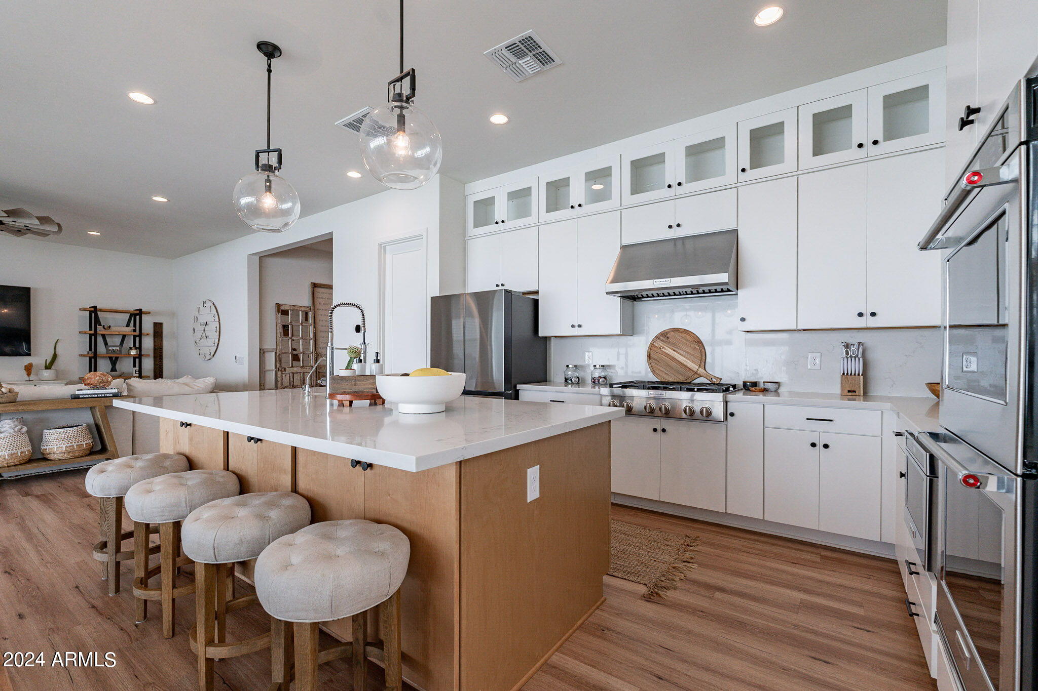 5822 S Chatsworth --