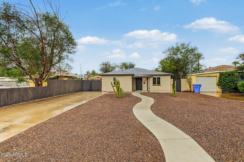 Photo of 1006 E Weldon Avenue, Phoenix, AZ 85014 (MLS # 7093339)