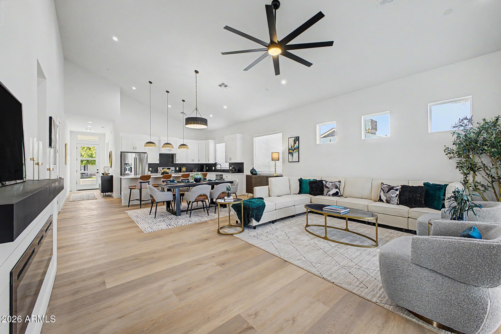 258 E FRANKLIN Avenue
