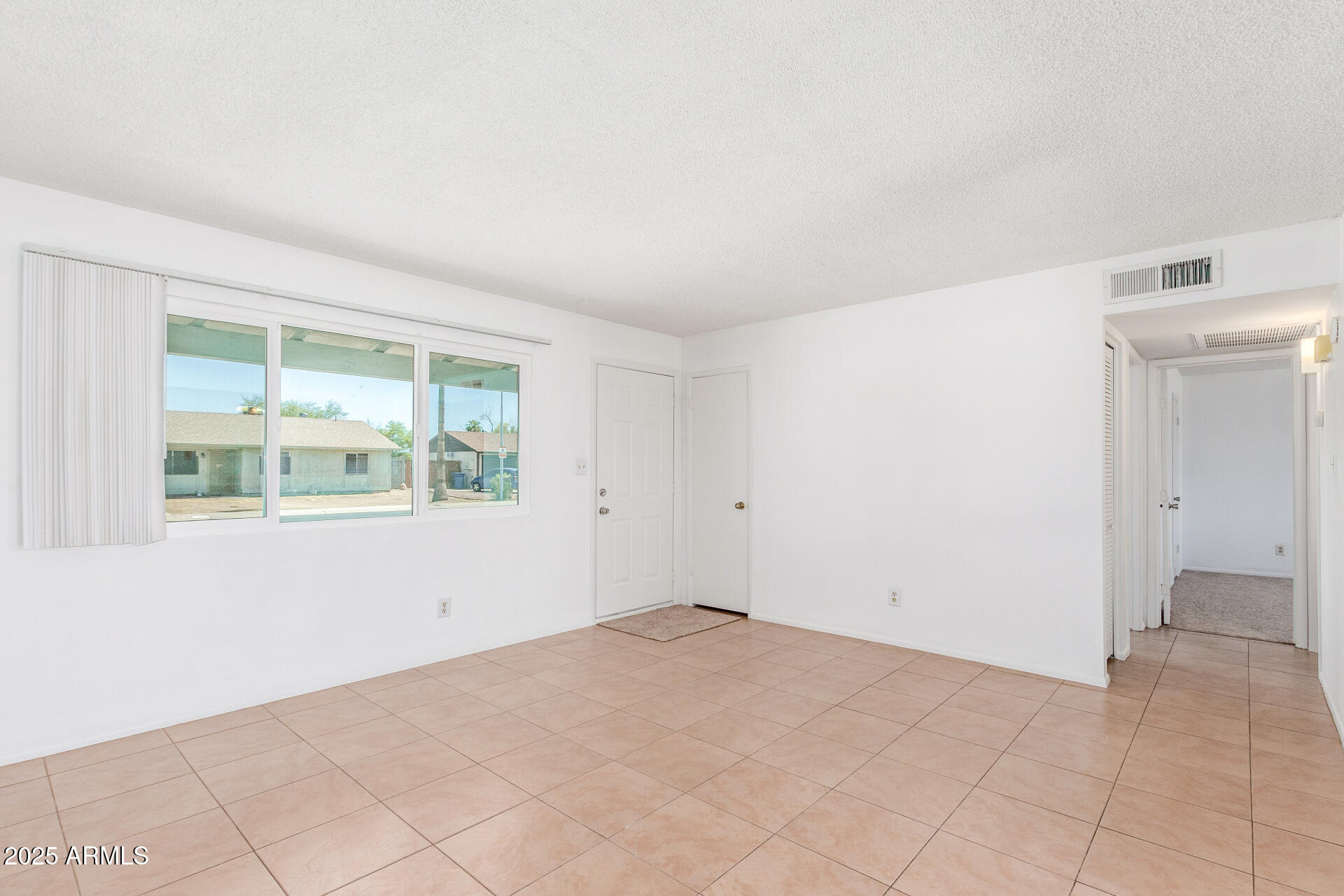 1105 W TULANE Drive