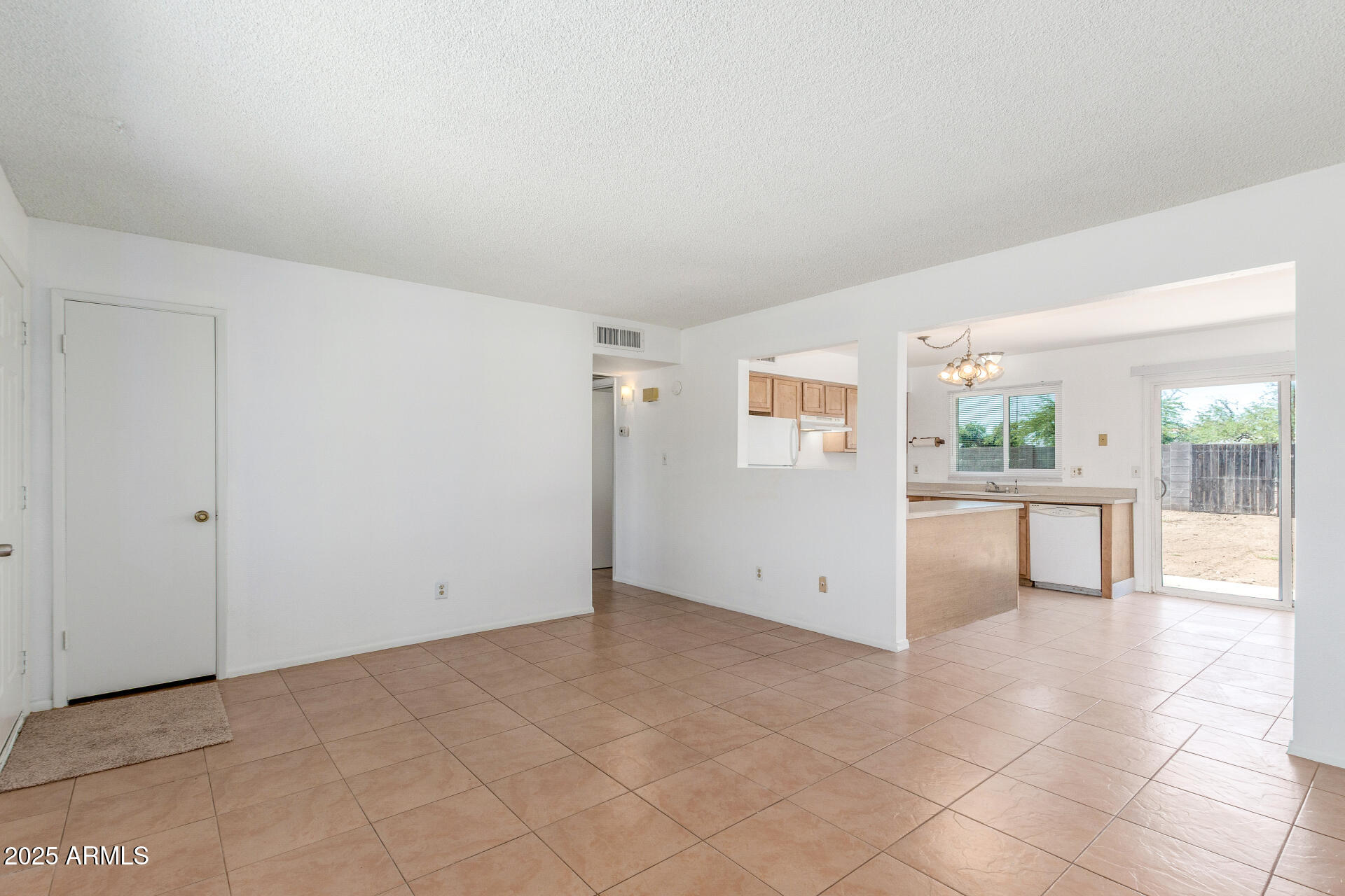 1105 W TULANE Drive