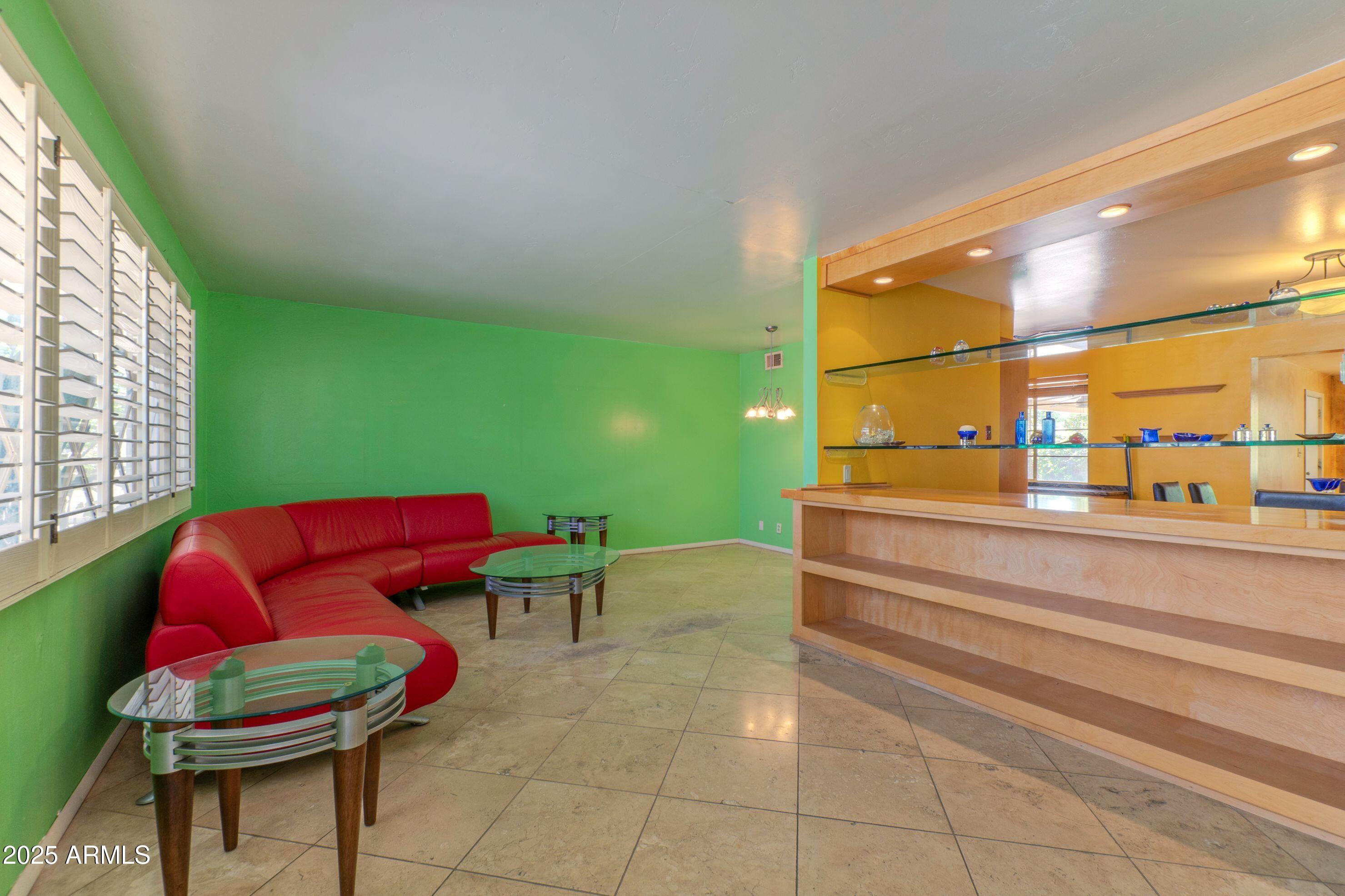 Search Homes 3 323 E GRISWOLD Road