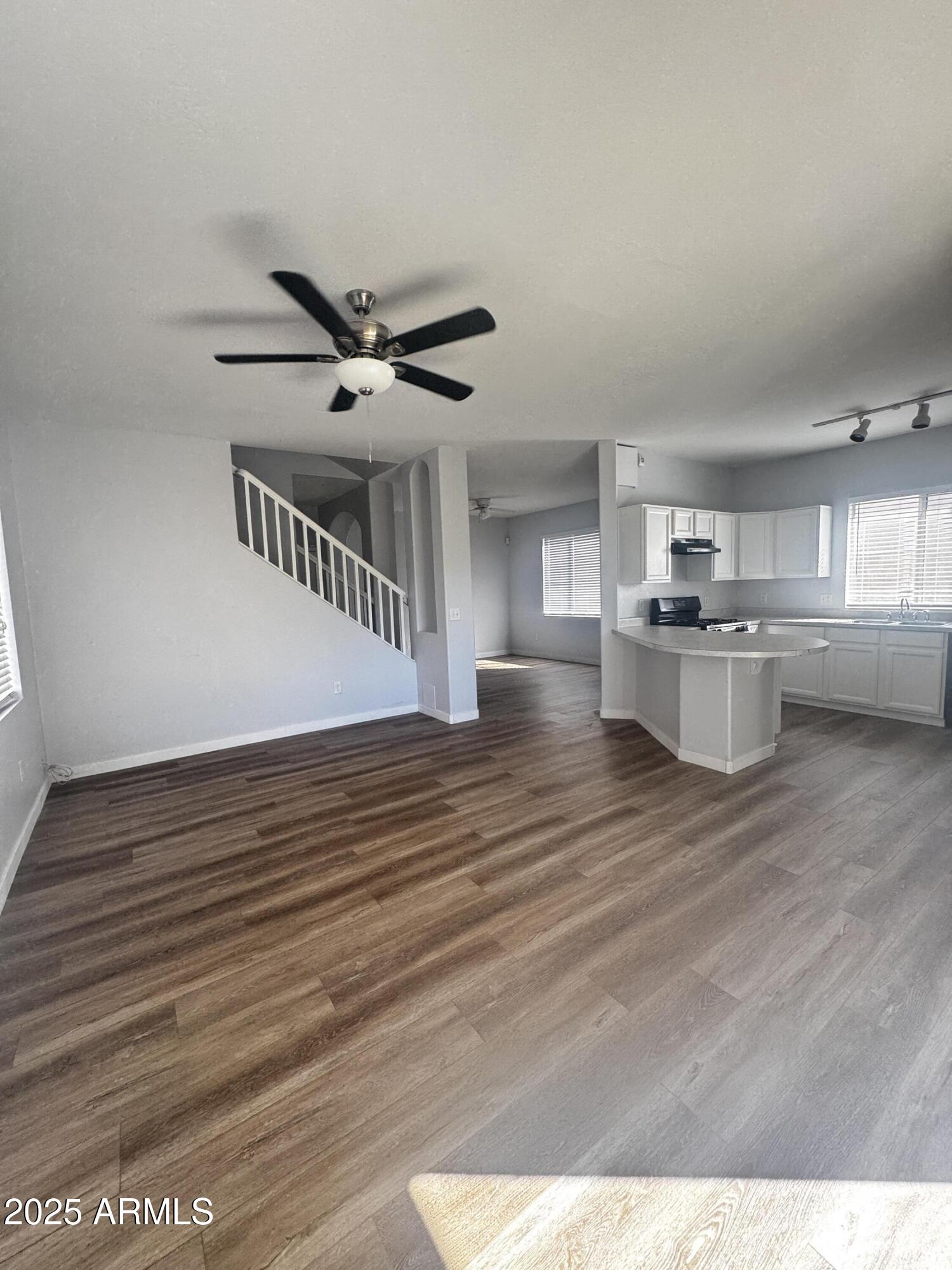 618 E Mariposa Place