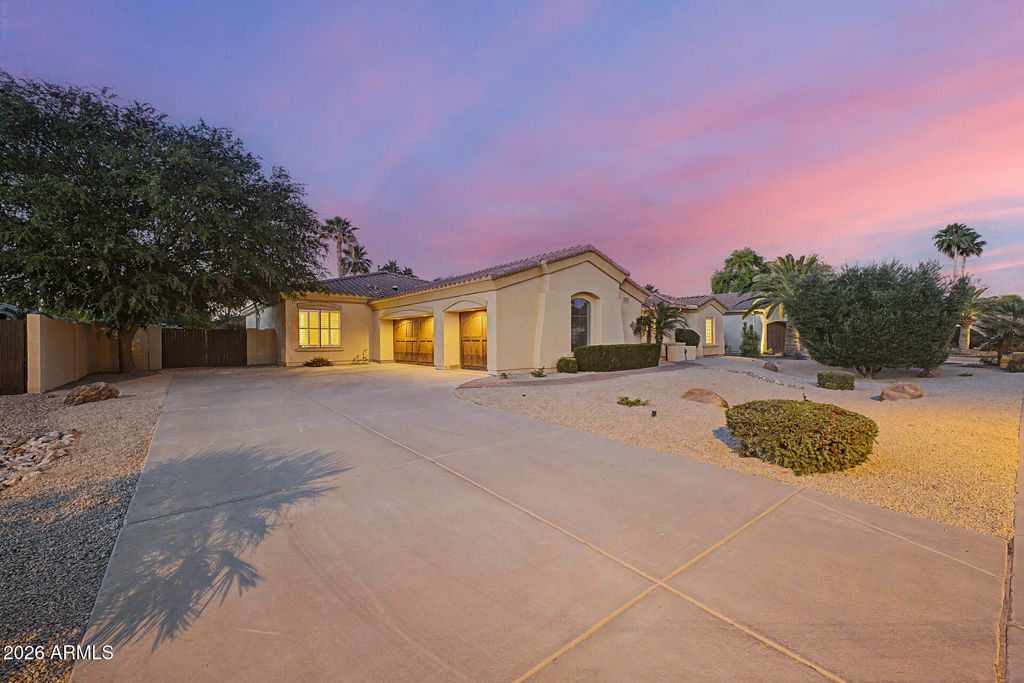 Photo of 652 E Buena Vista Drive, Chandler, AZ 85249 (MLS # 7011370)
