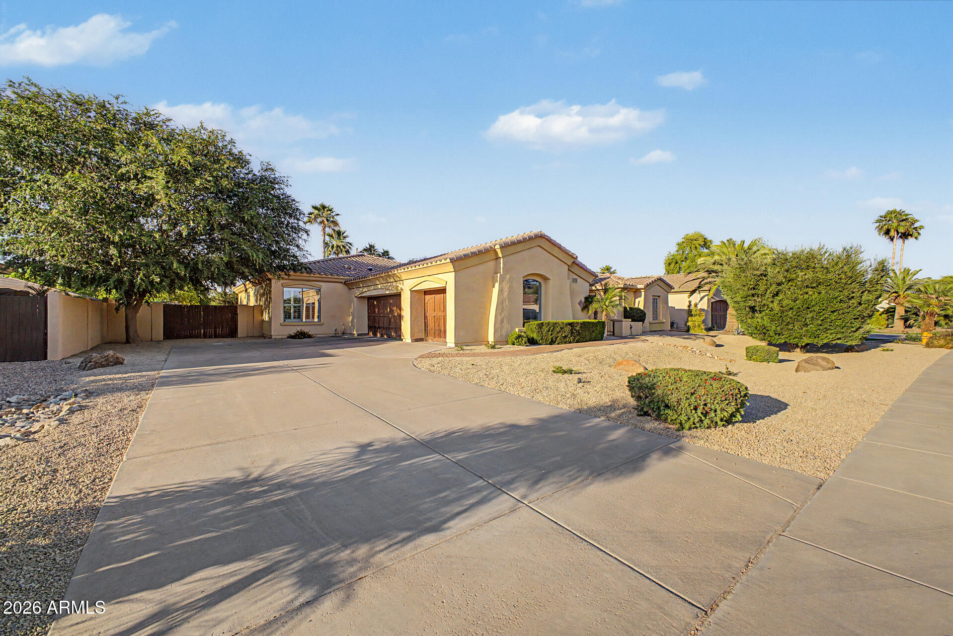 652 E BUENA VISTA Drive