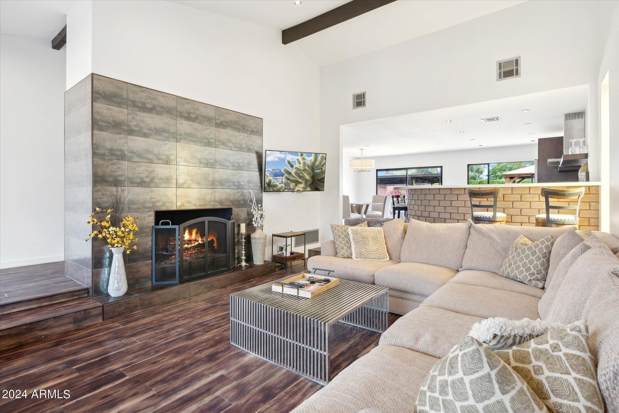 3736 E Glenrosa Avenue