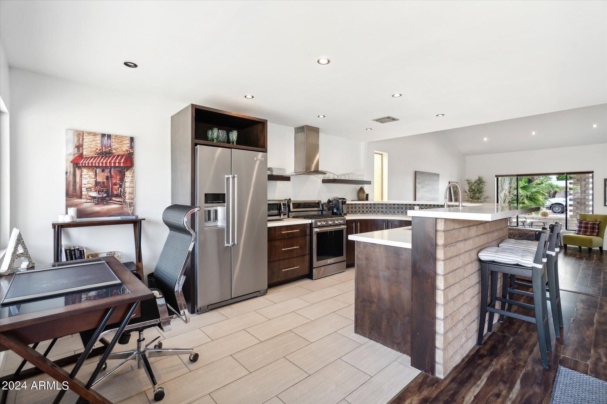 3736 E Glenrosa Avenue