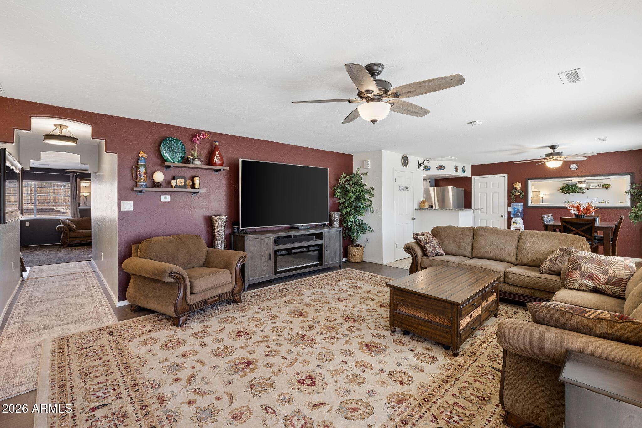 9924 E ARROWHEAD Drive