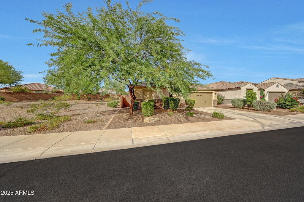 Photo of 7324 W Tombstone Trail, Peoria, AZ 85383 (MLS # 6921954)