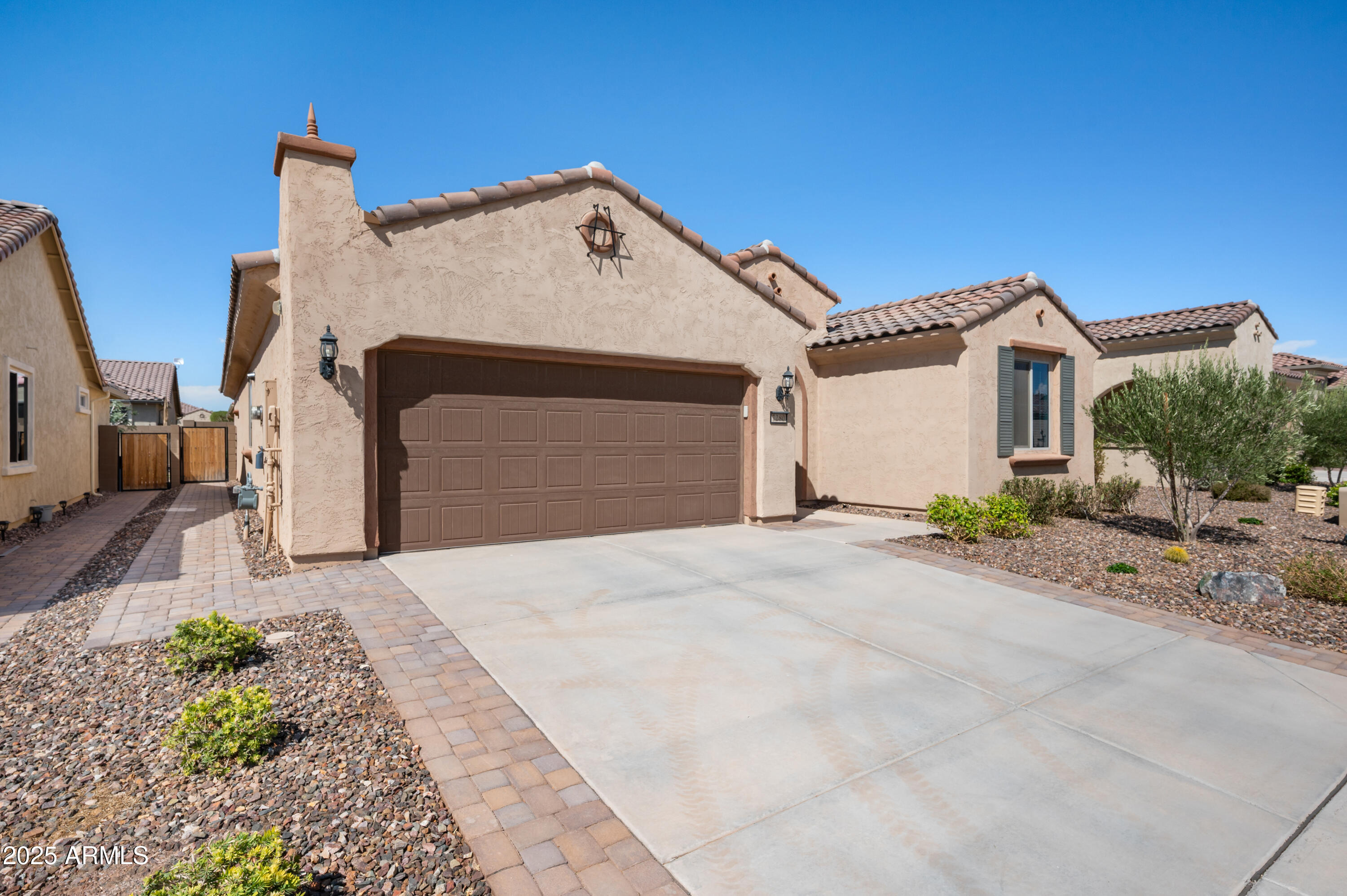 7280 W CACTUS WREN Way