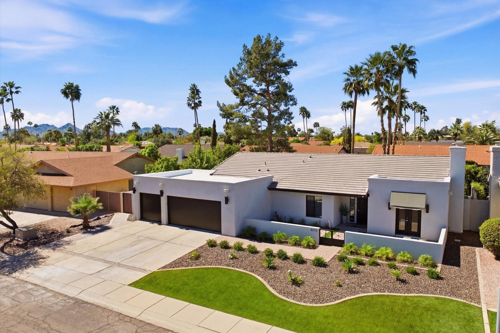 8372 E San Salvador Drive