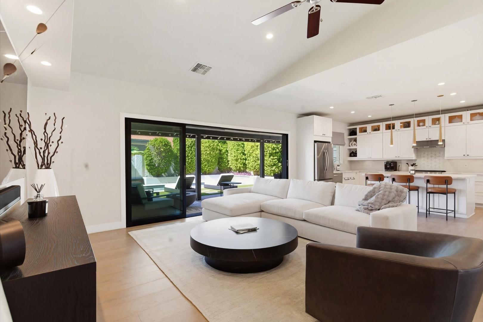 8372 E San Salvador Drive