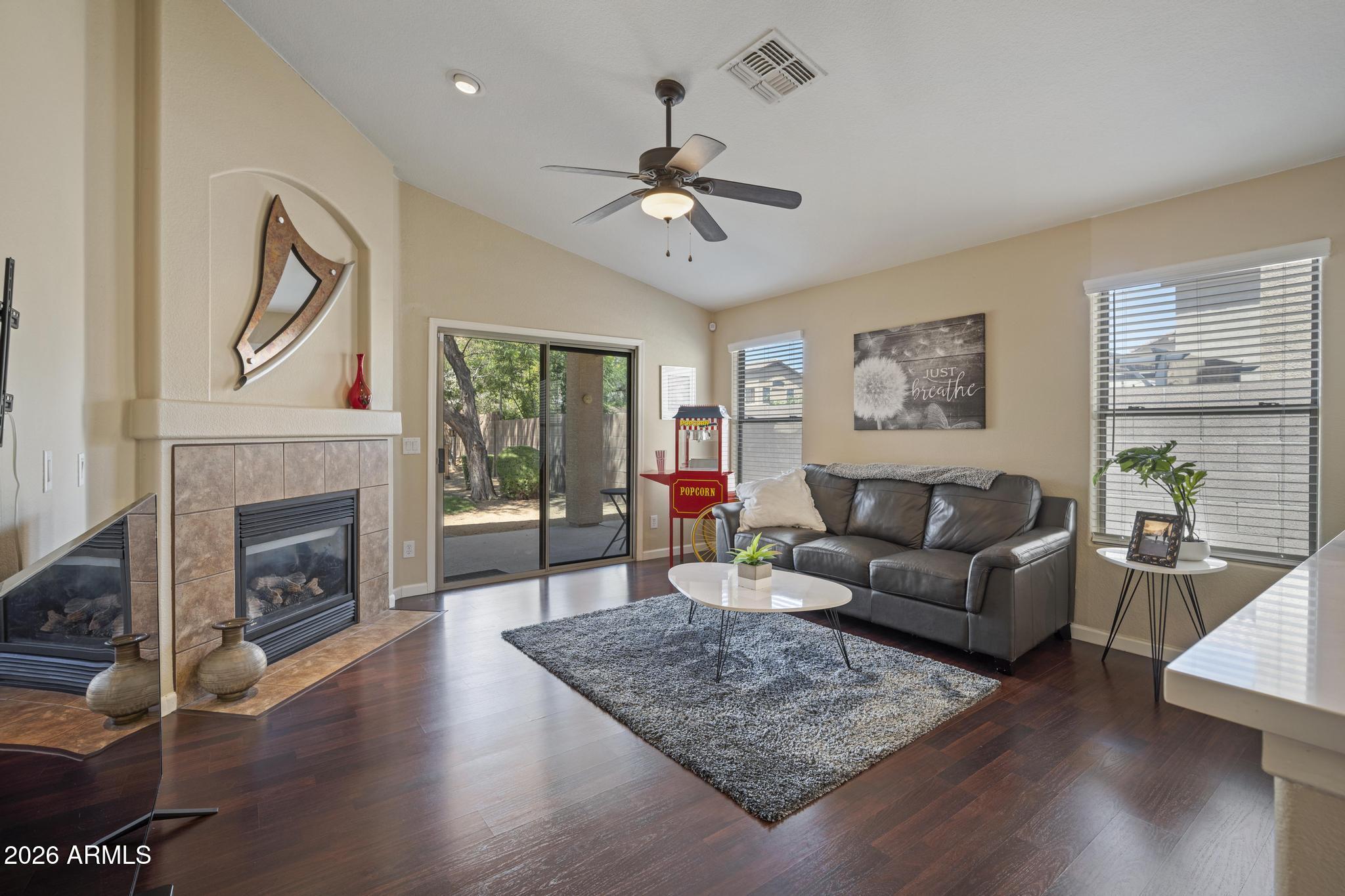 2520 W OBERLIN Way