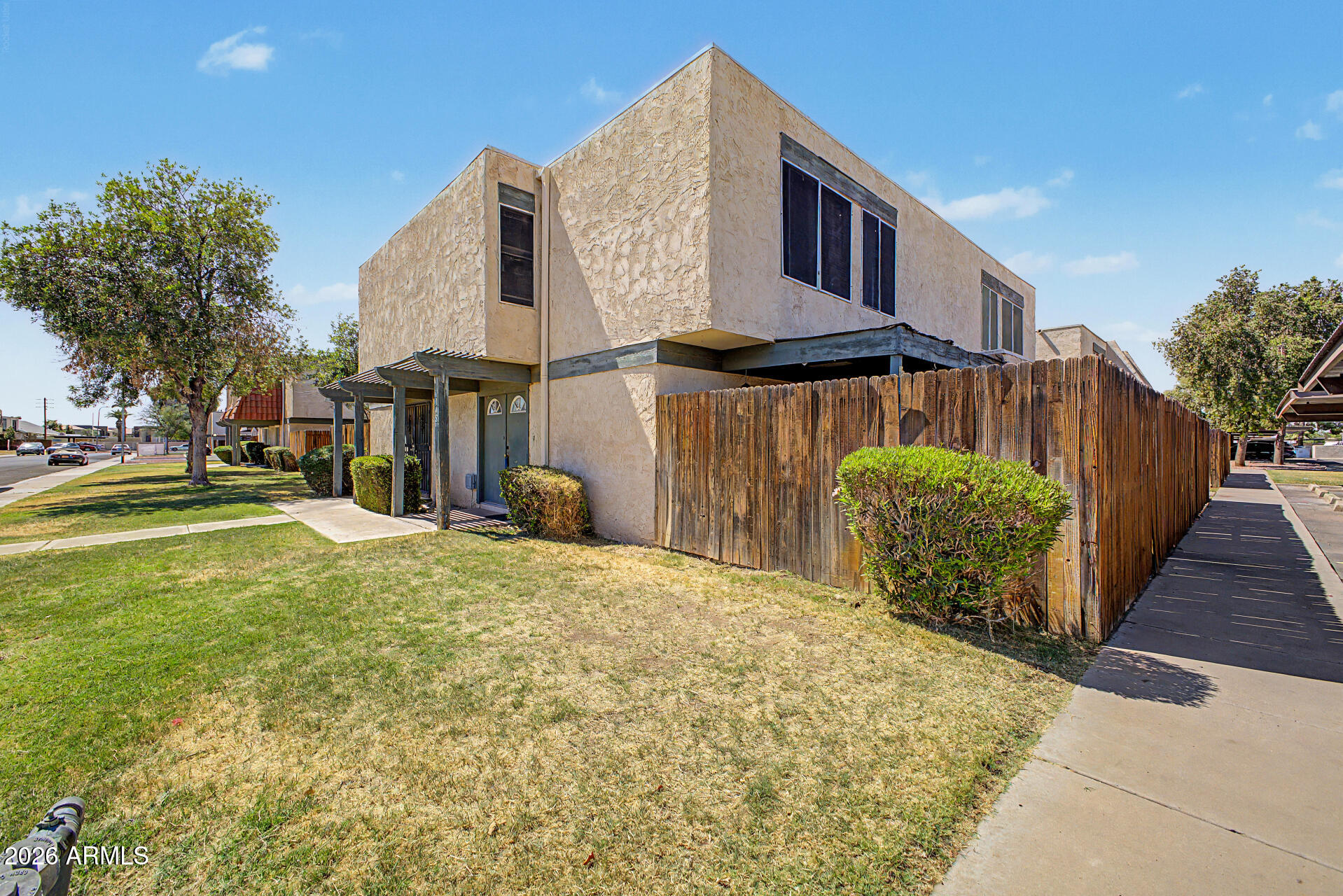 6048 W GOLDEN Lane