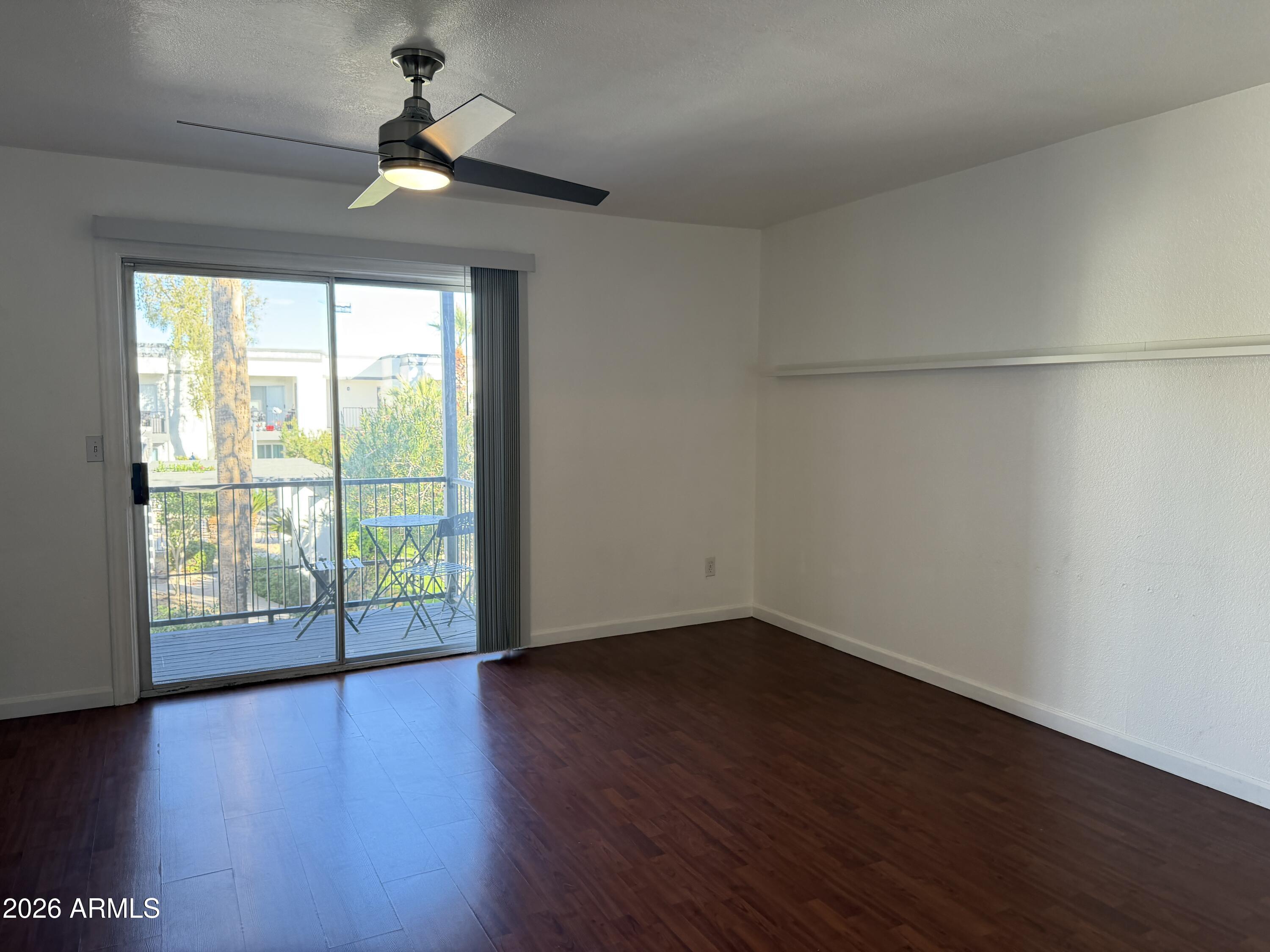 740 W ELM Street 264