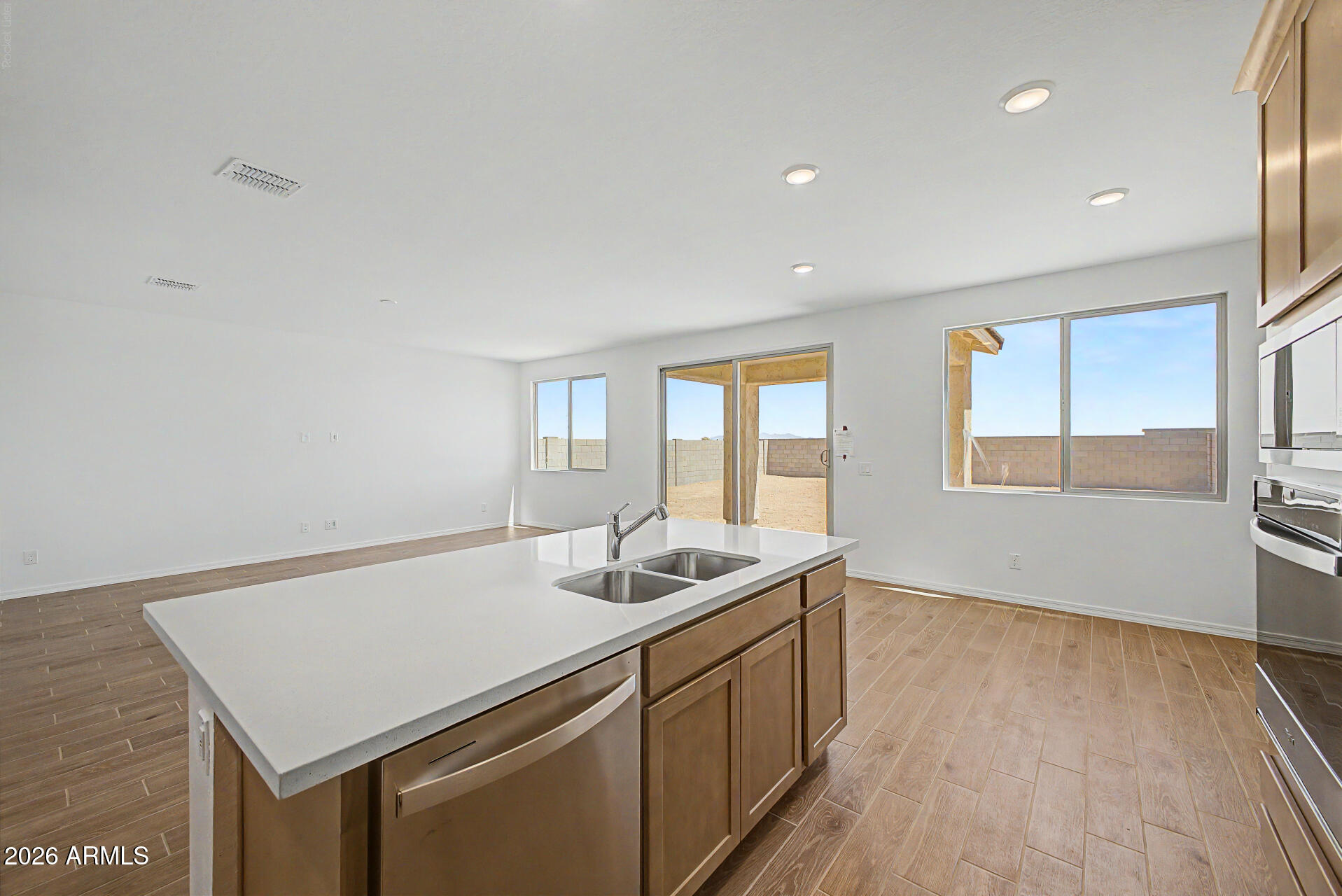19425 W LOMA Lane