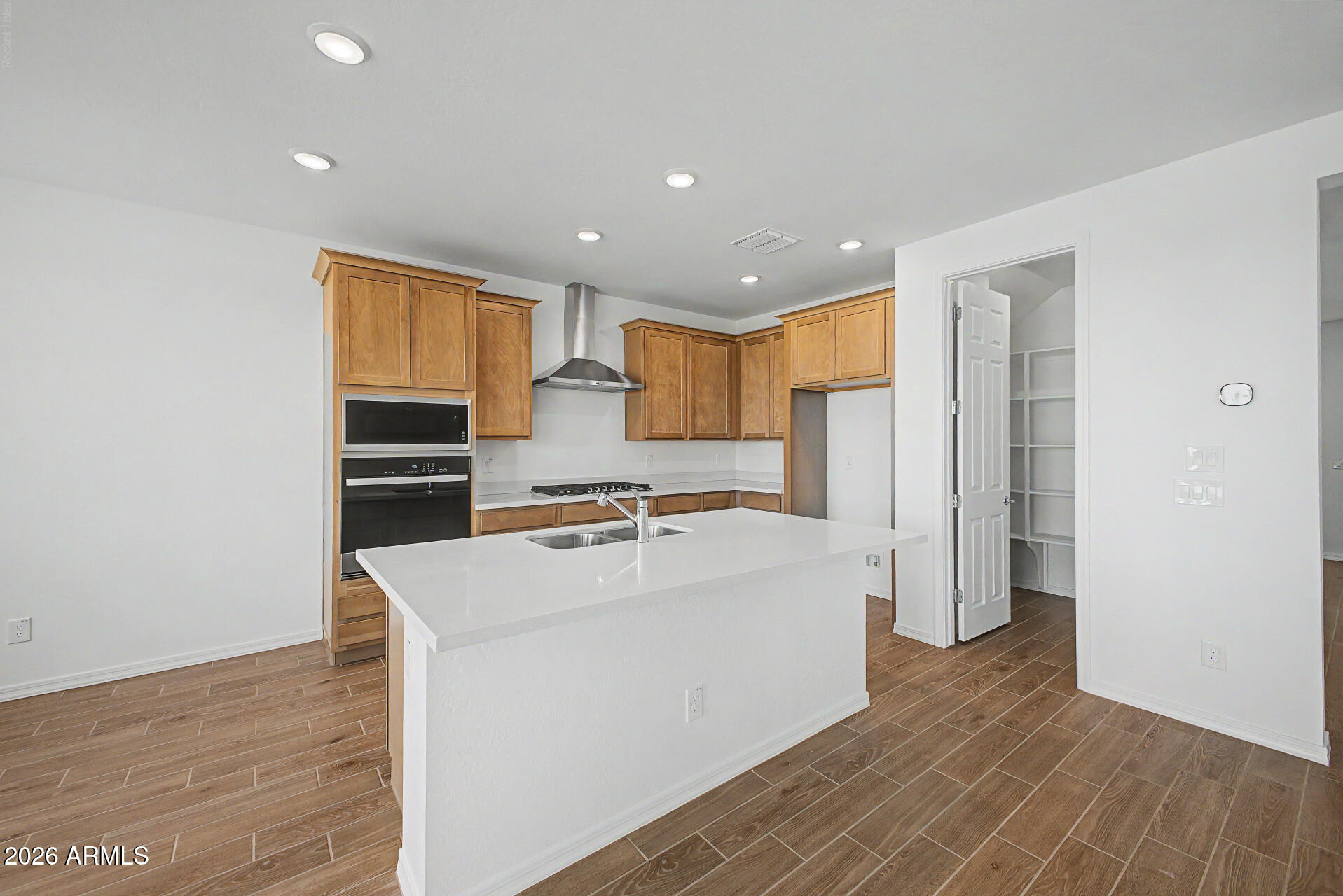 19425 W LOMA Lane