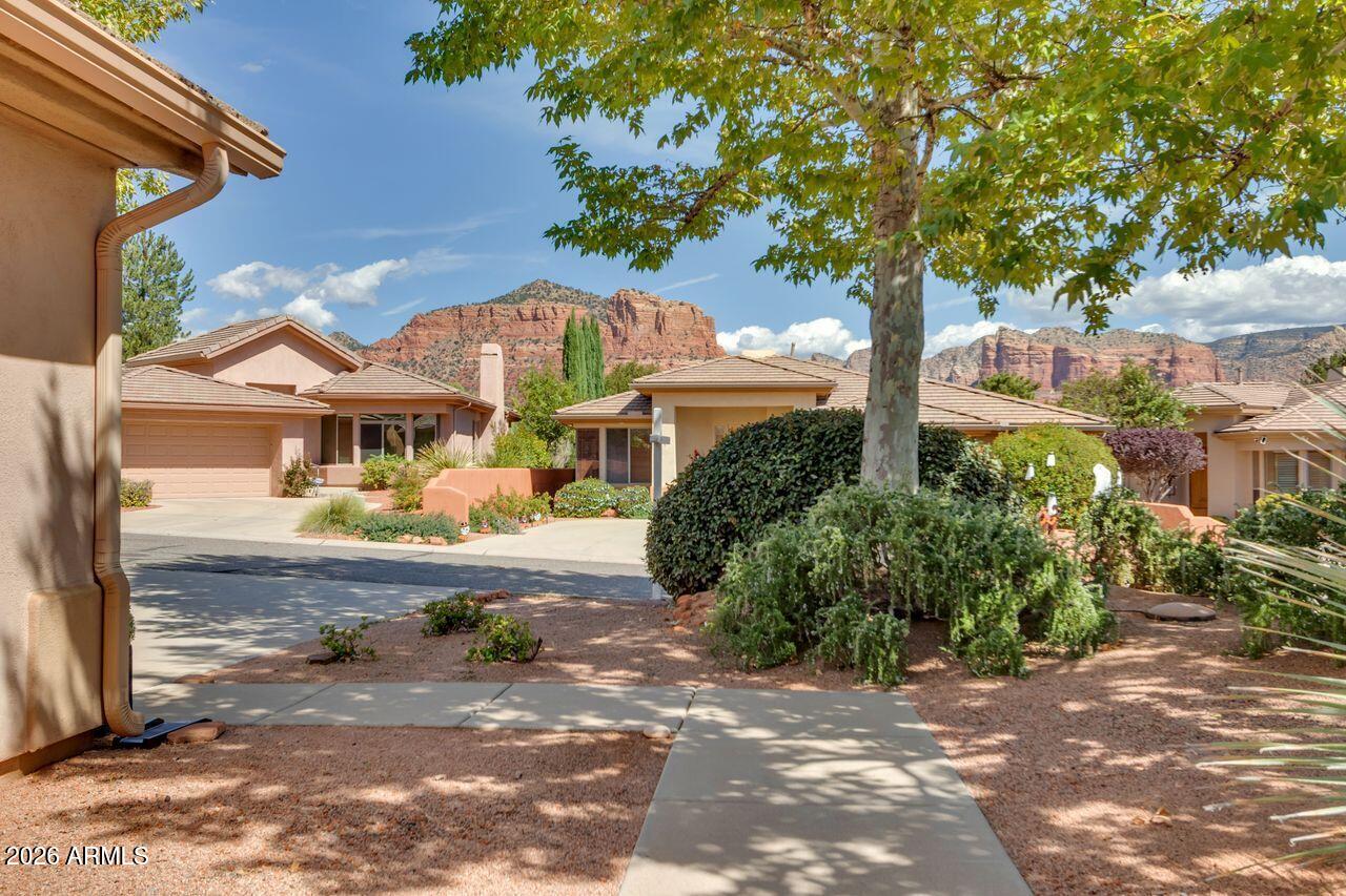 110 E BIGHORN Court