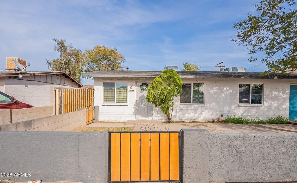 Photo of 1021 N Harold Street, Tempe, AZ 85288 (MLS # 6990396)