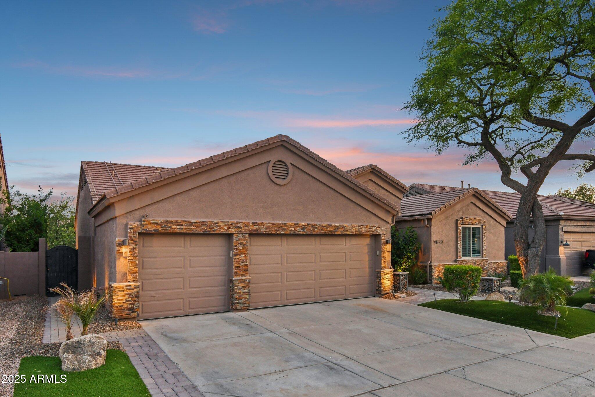 4629 E RED BIRD Road