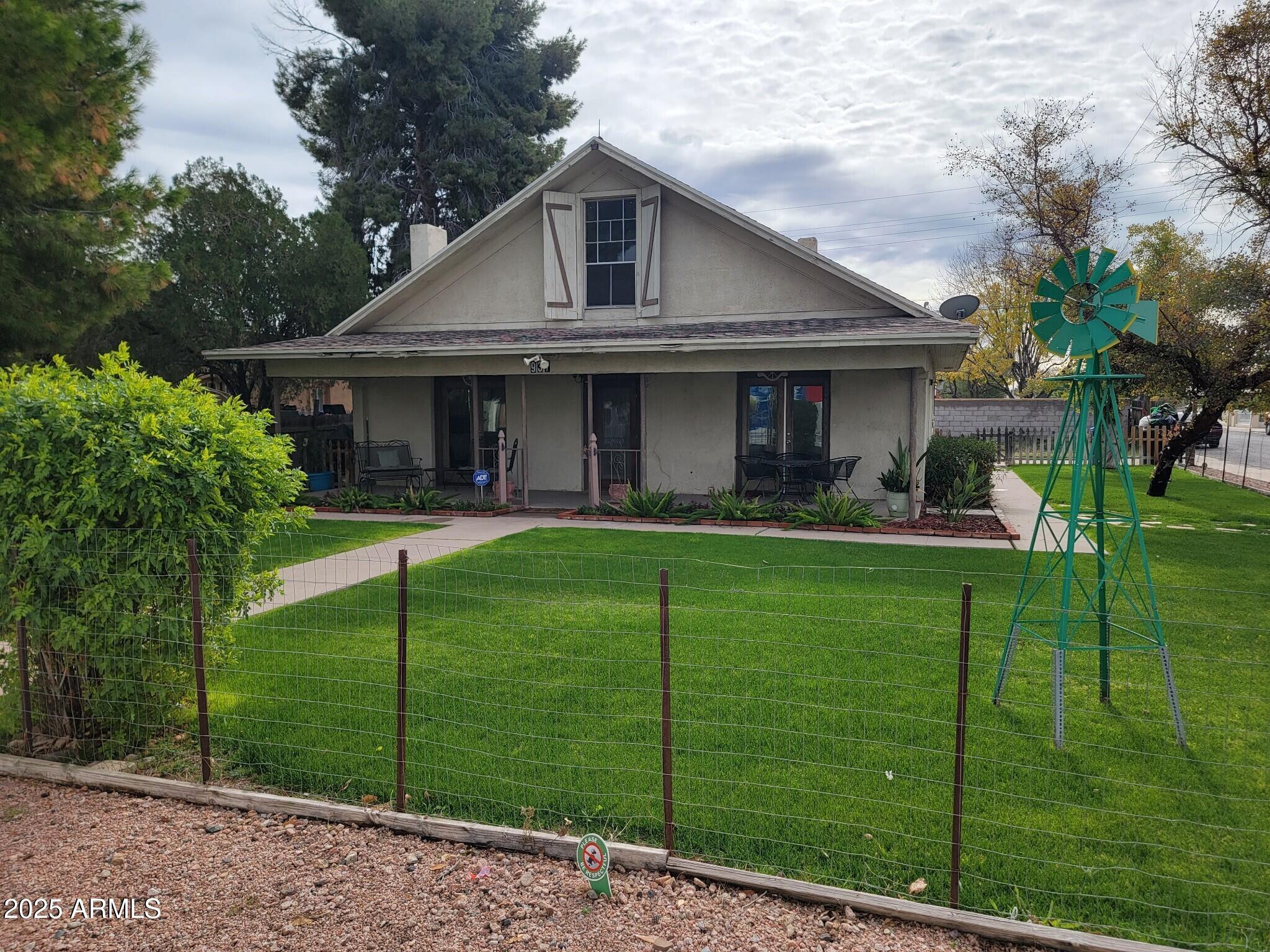 937 E 6TH Avenue