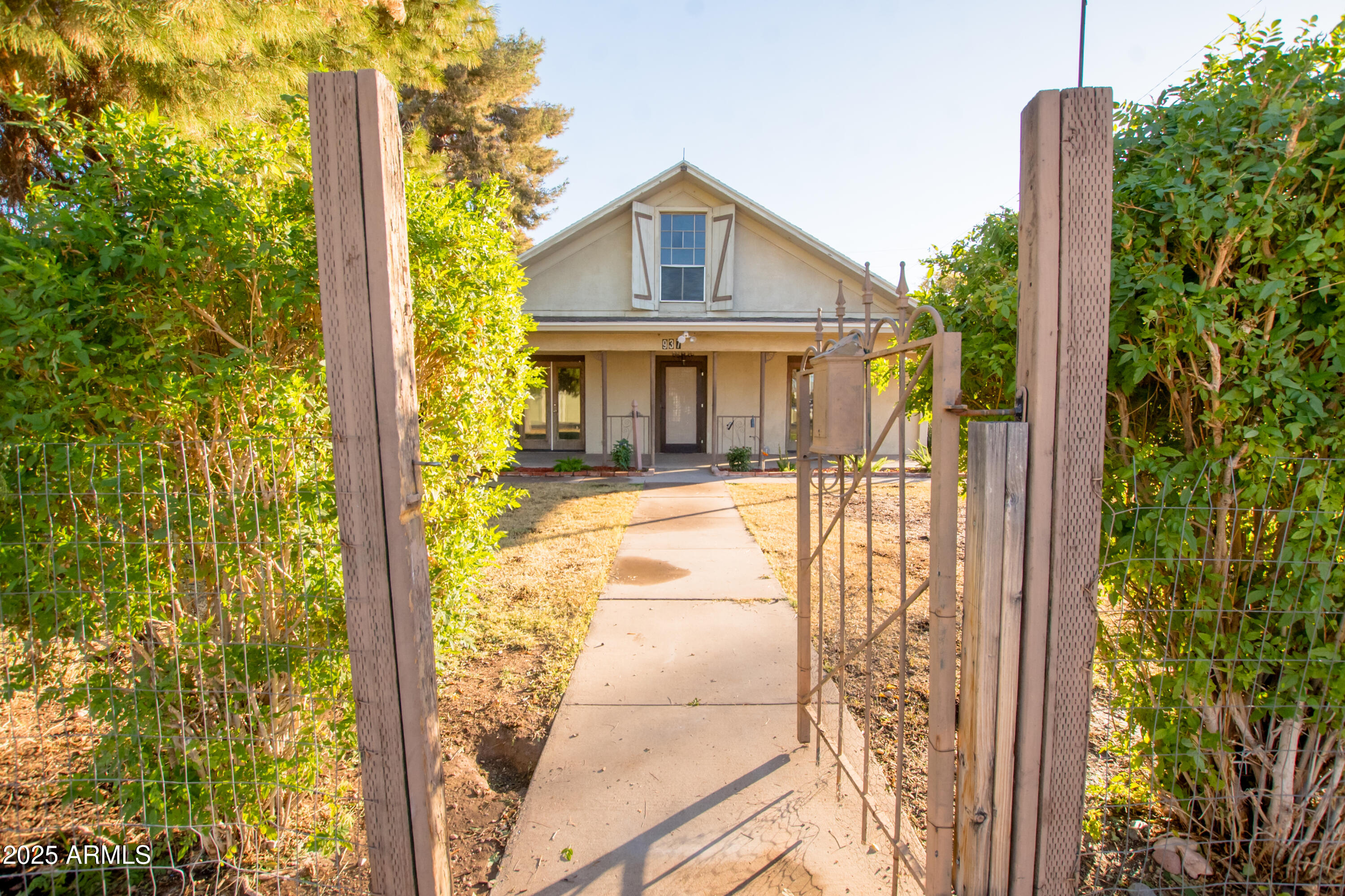 937 E 6TH Avenue