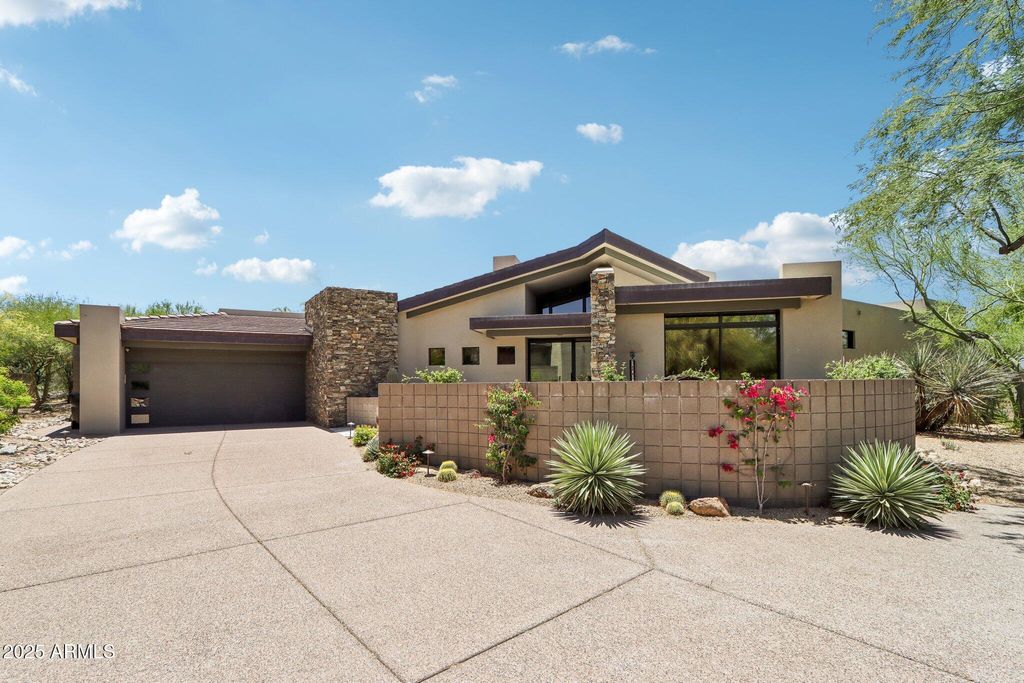 Photo of 10651 E Fernwood Lane, Scottsdale, AZ 85262 (MLS # 6868863)