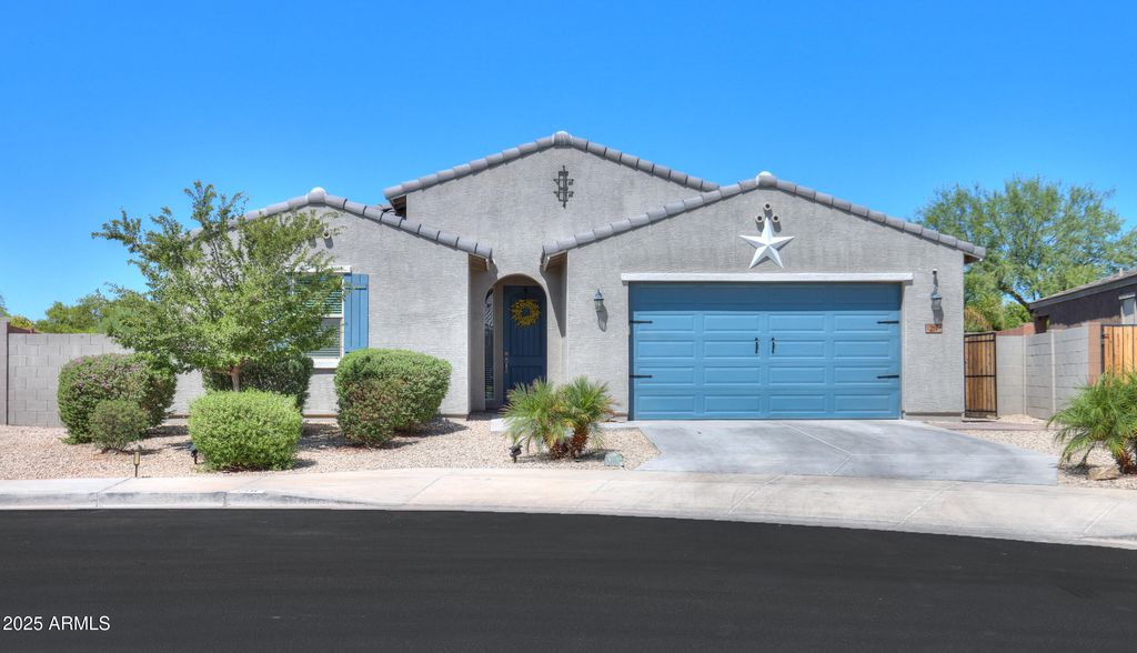 Photo of 219 S San Bernardo Lane, Casa Grande, AZ 85194 (MLS # 6898946)