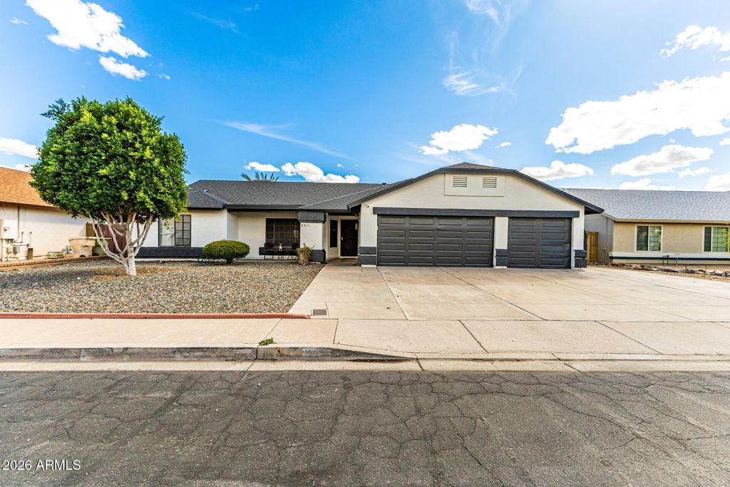 Photo of 8851 W Keim Drive, Glendale, AZ 85305 (MLS # 6986680)