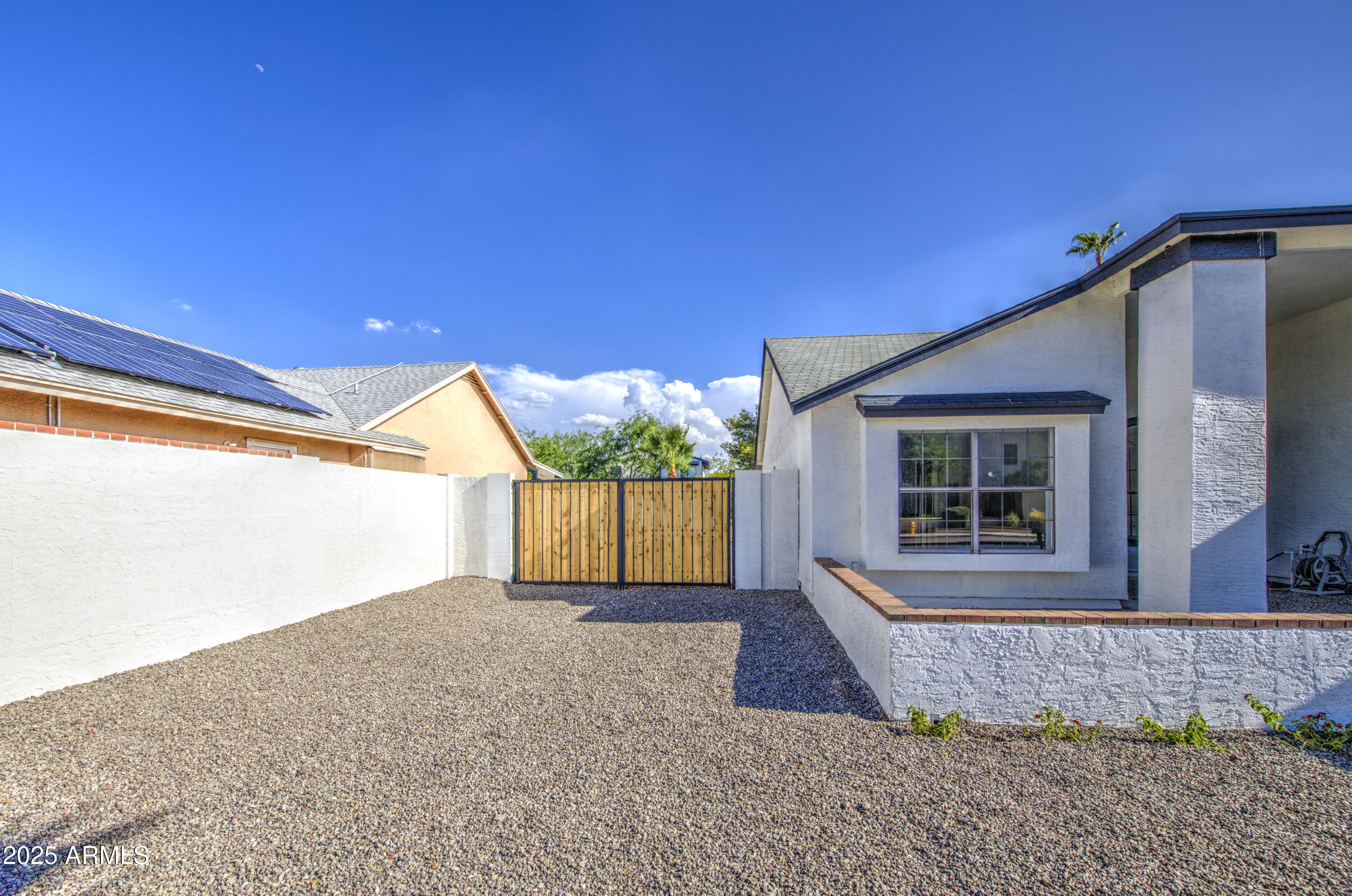 Homes 2 1457 E UTOPIA Road