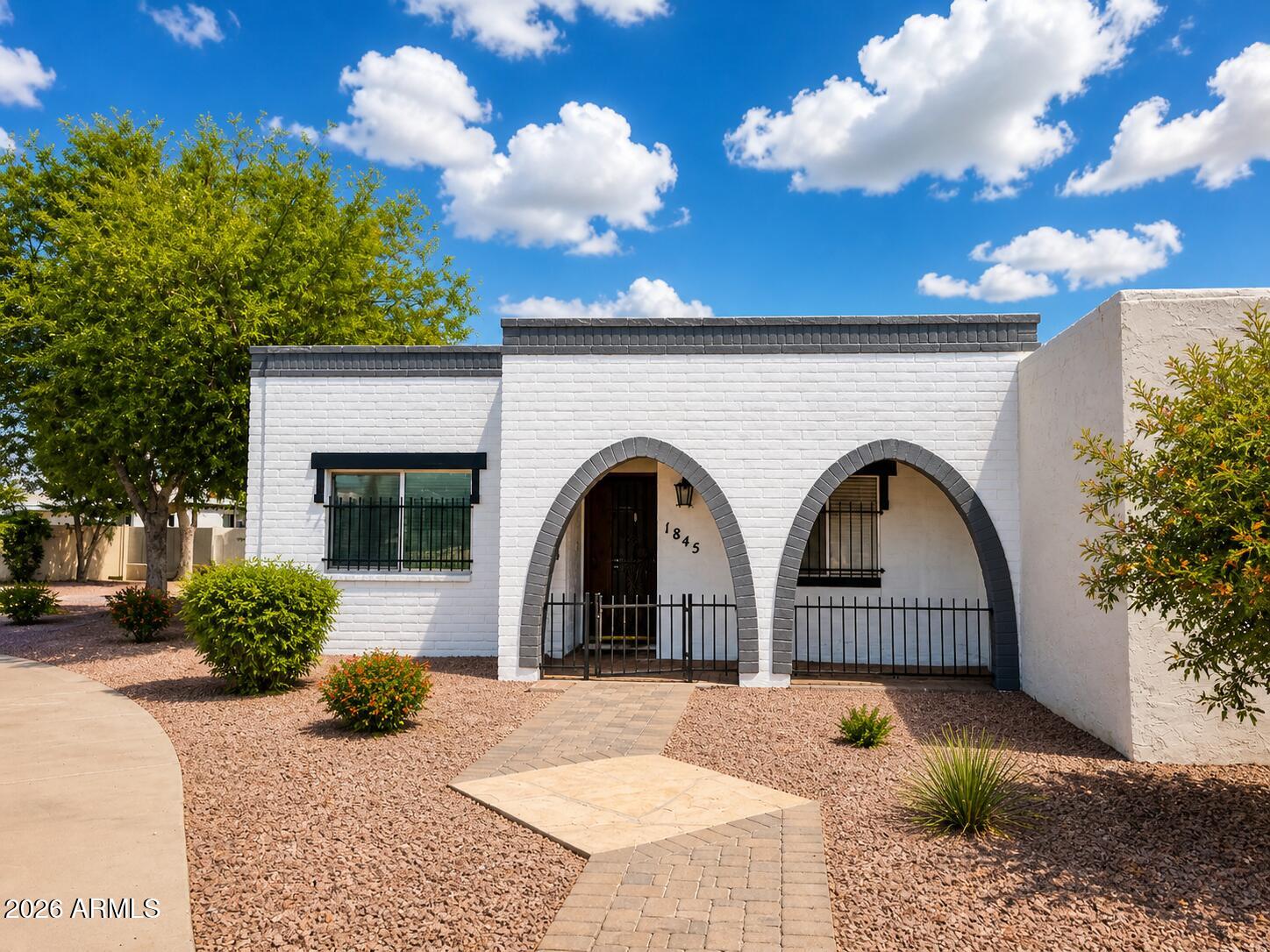 1845 W CITRUS Way
