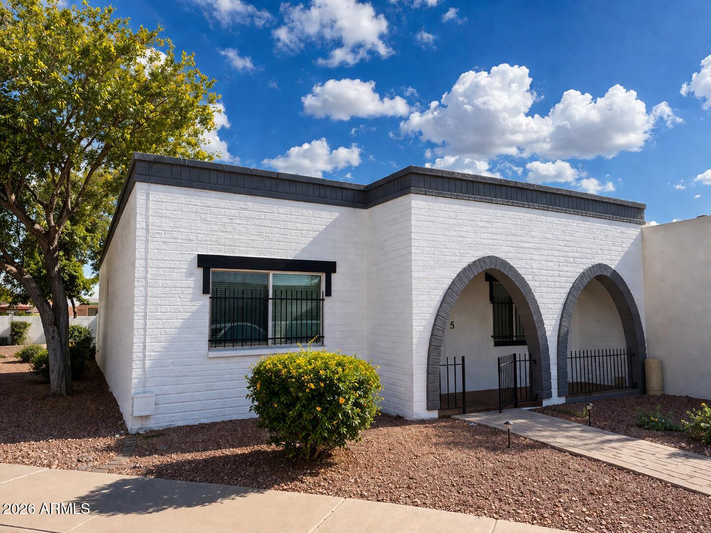 1845 W CITRUS Way