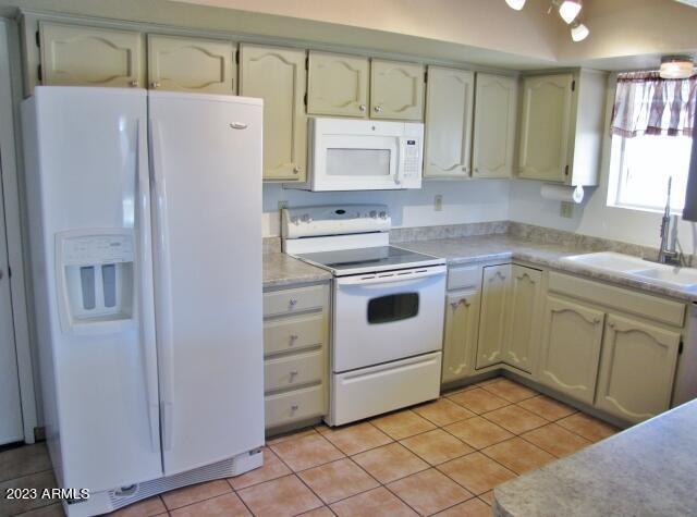VISTA VILLAGE UNIT 5 - Residential Lease