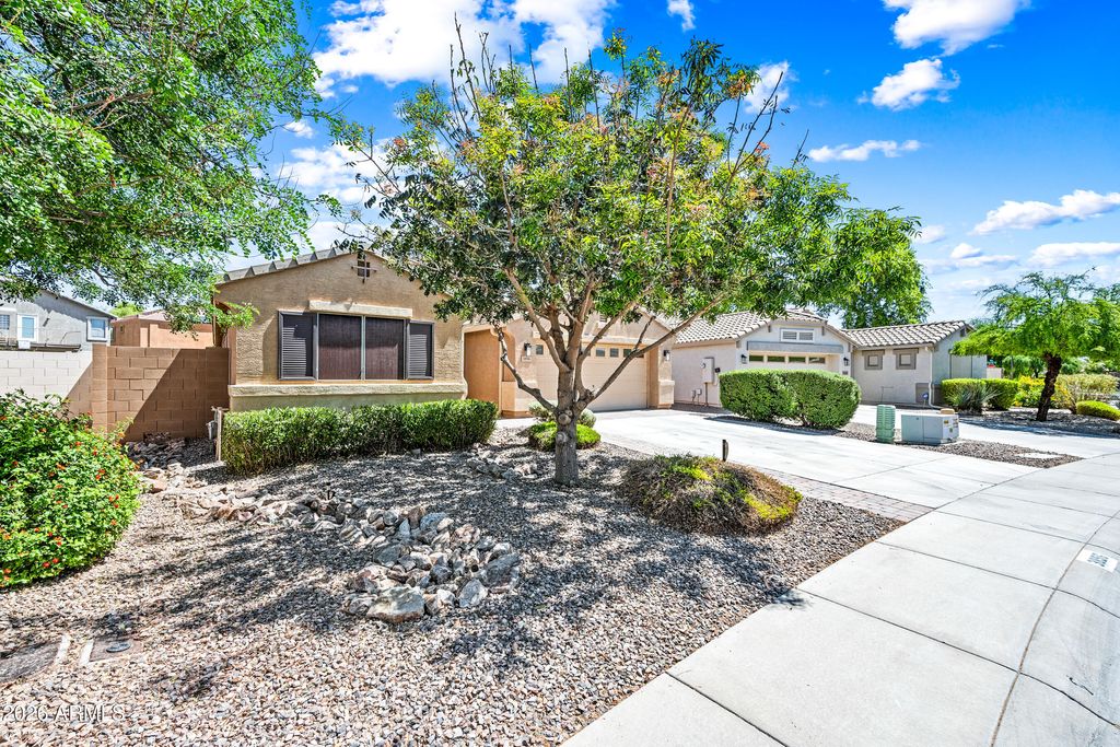 Photo of 3896 E Aragonite Lane, San Tan Valley, AZ 85143 (MLS # 7027972)