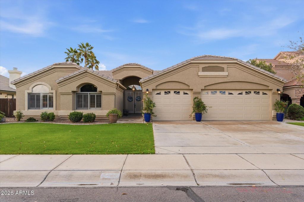 Photo of 981 E Constitution Drive, Gilbert, AZ 85296 (MLS # 6989776)
