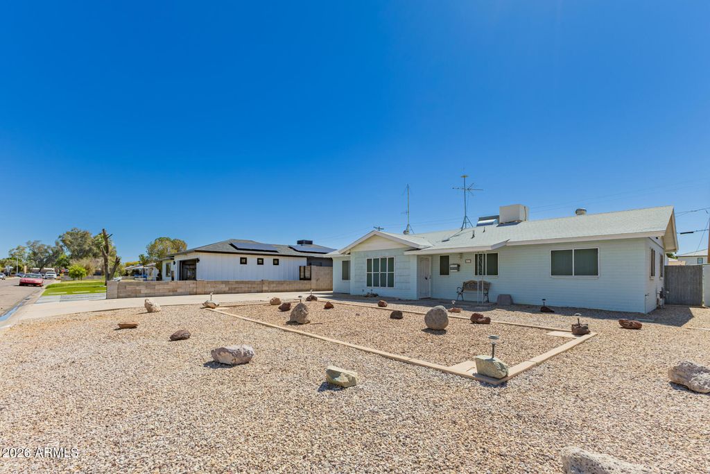 Photo of 4323 E Hubbell Street, Phoenix, AZ 85008 (MLS # 7001484)