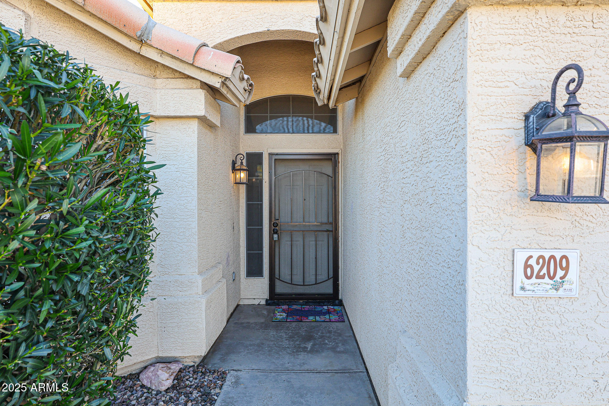 6209 W BLACKHAWK Drive