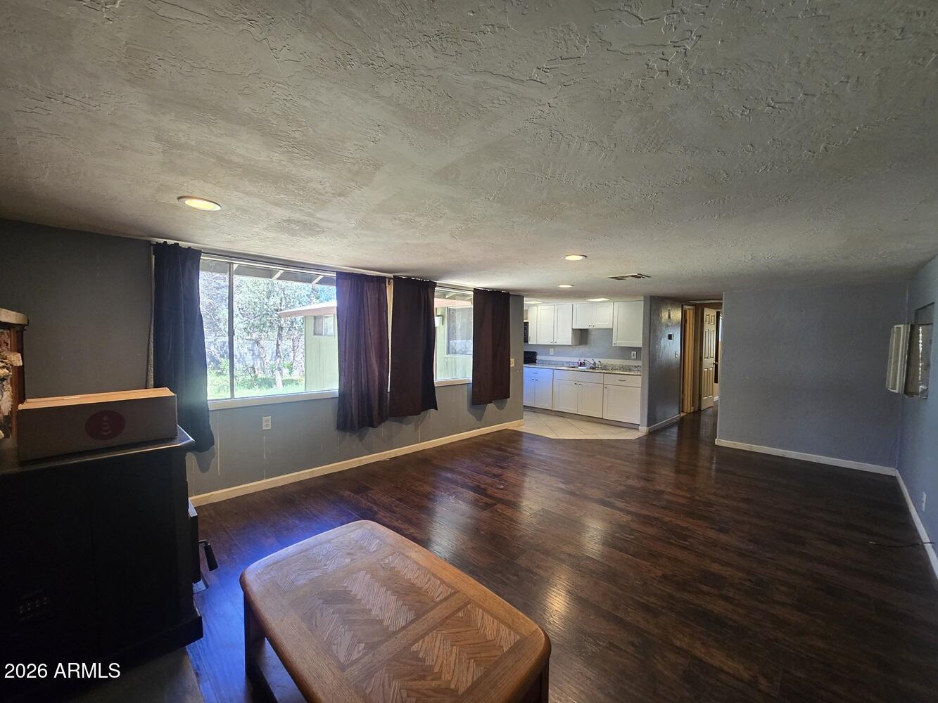 118 E Frontier Street