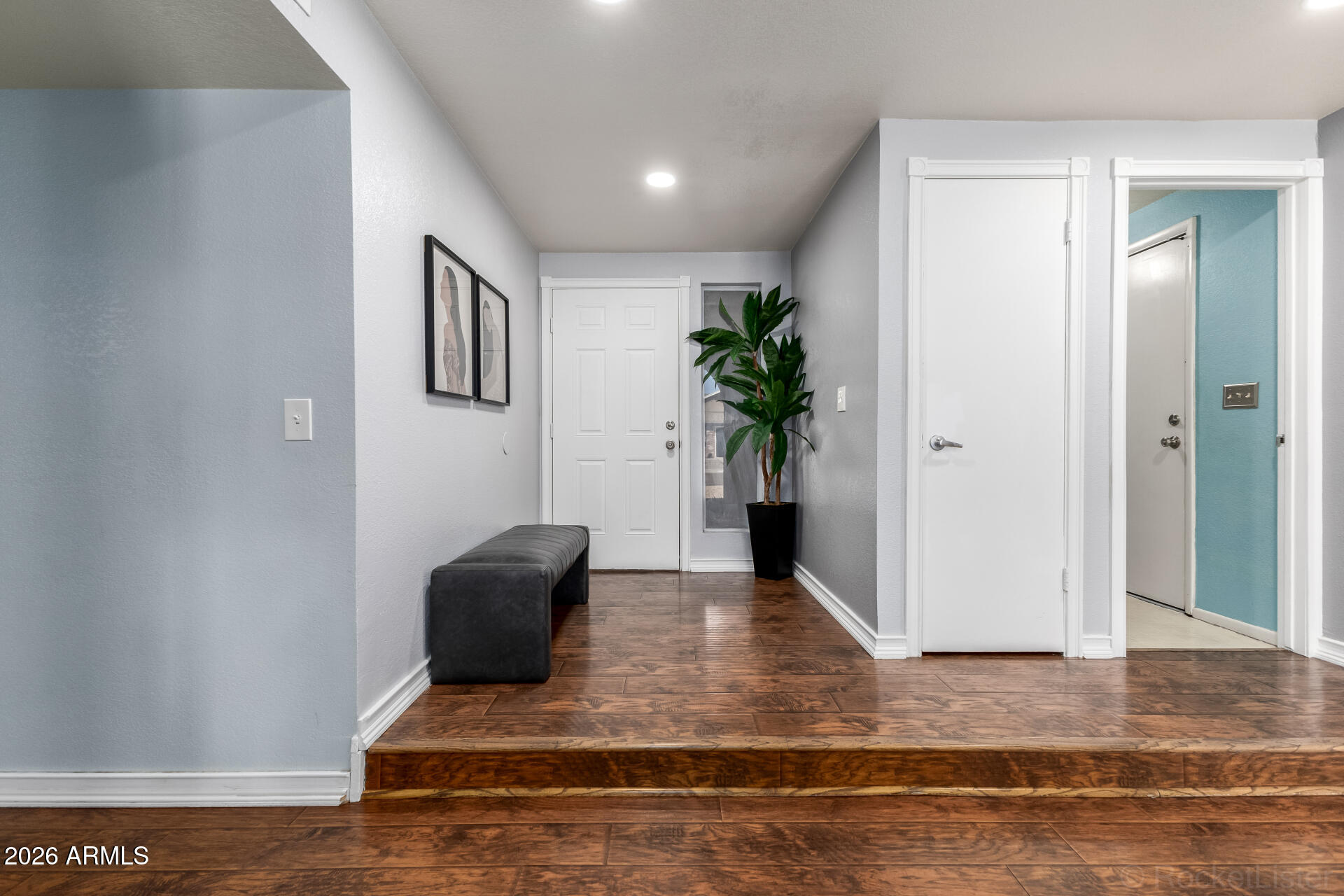 8043 W CORRINE Drive