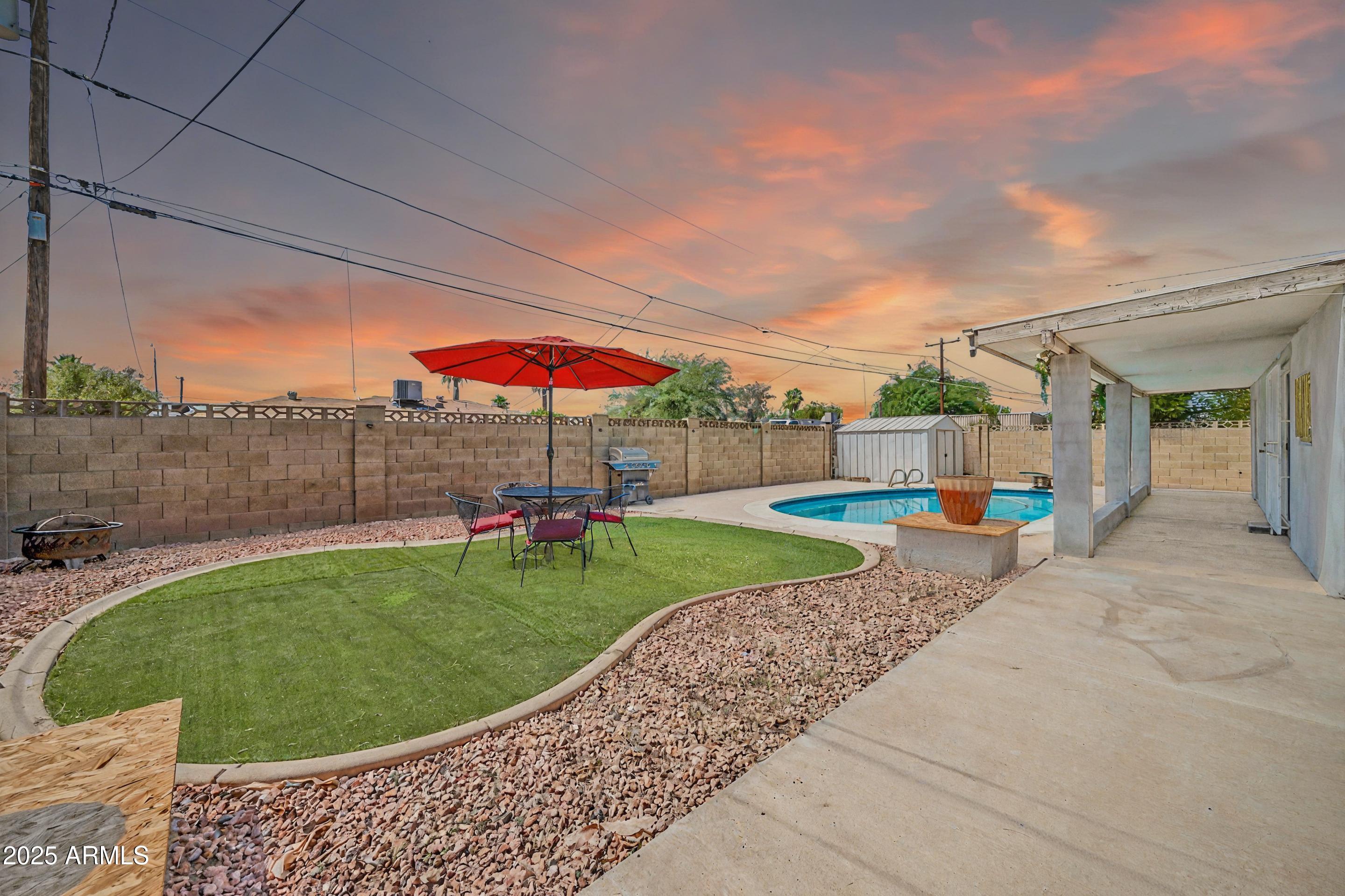 3221 W SELLS Drive
