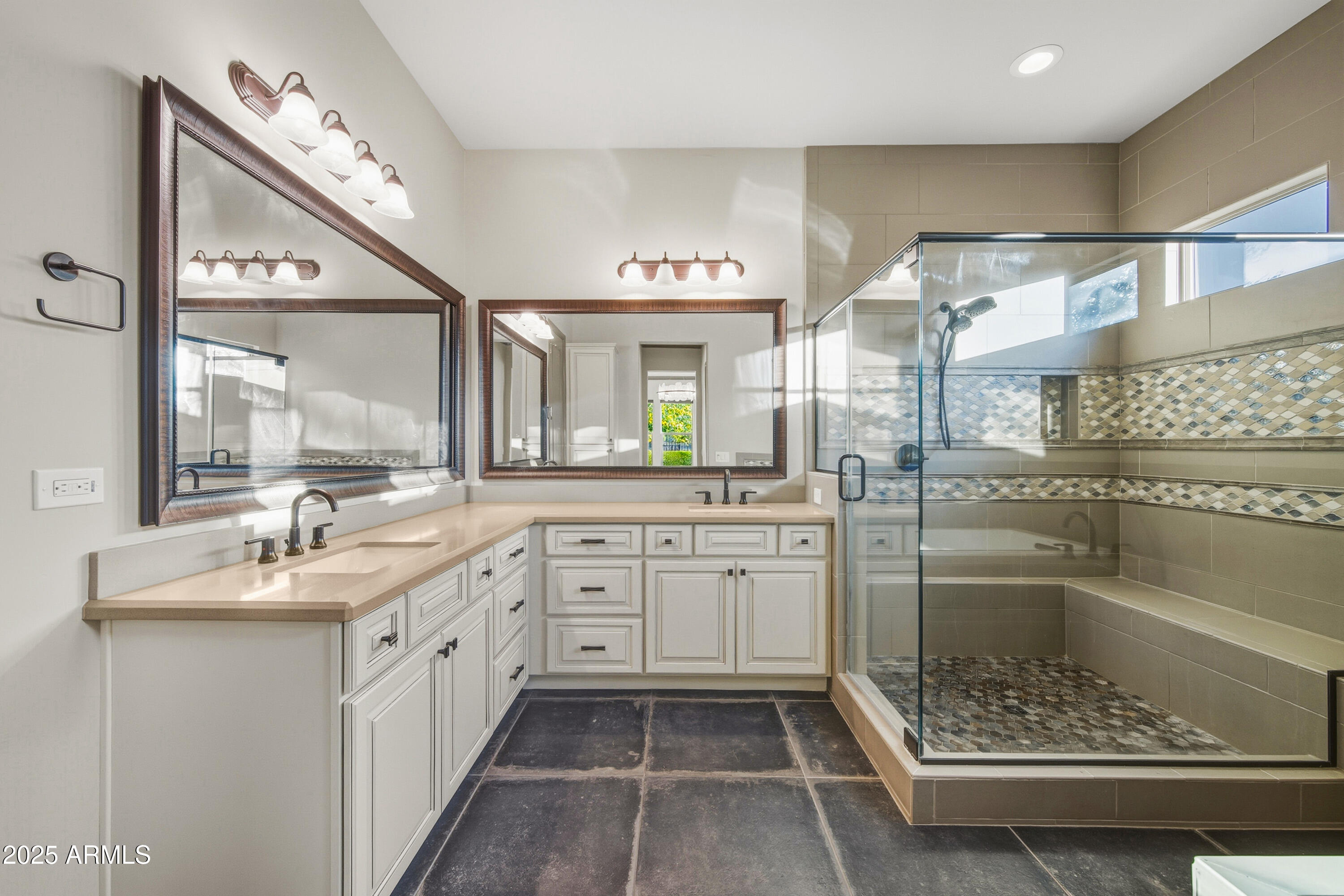 TEGAVAH UNIT 2.1 REPLAT OF VISTA VERDE UNIT 1 TR - Residential