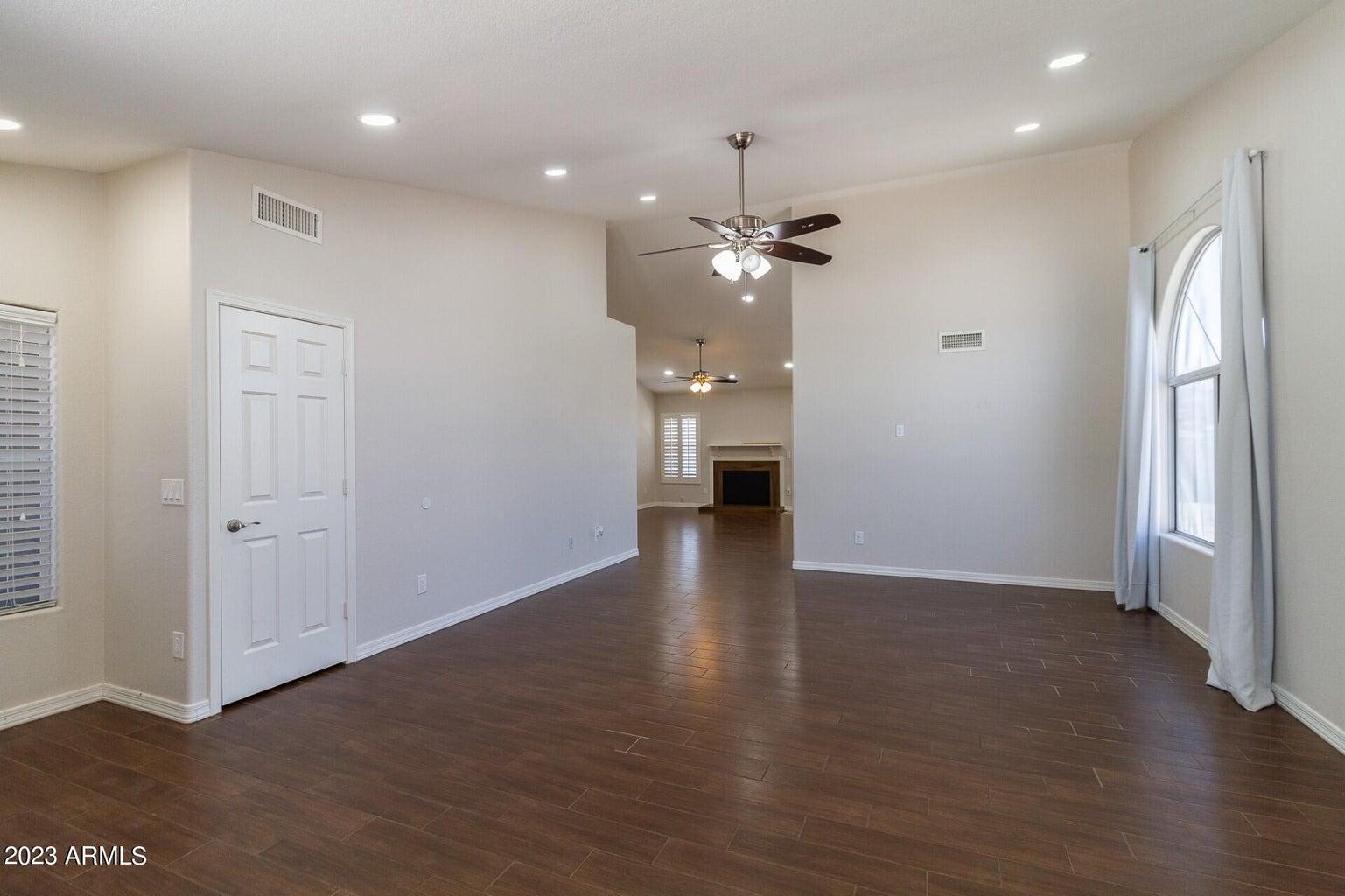 7655 W Sunnyside Drive