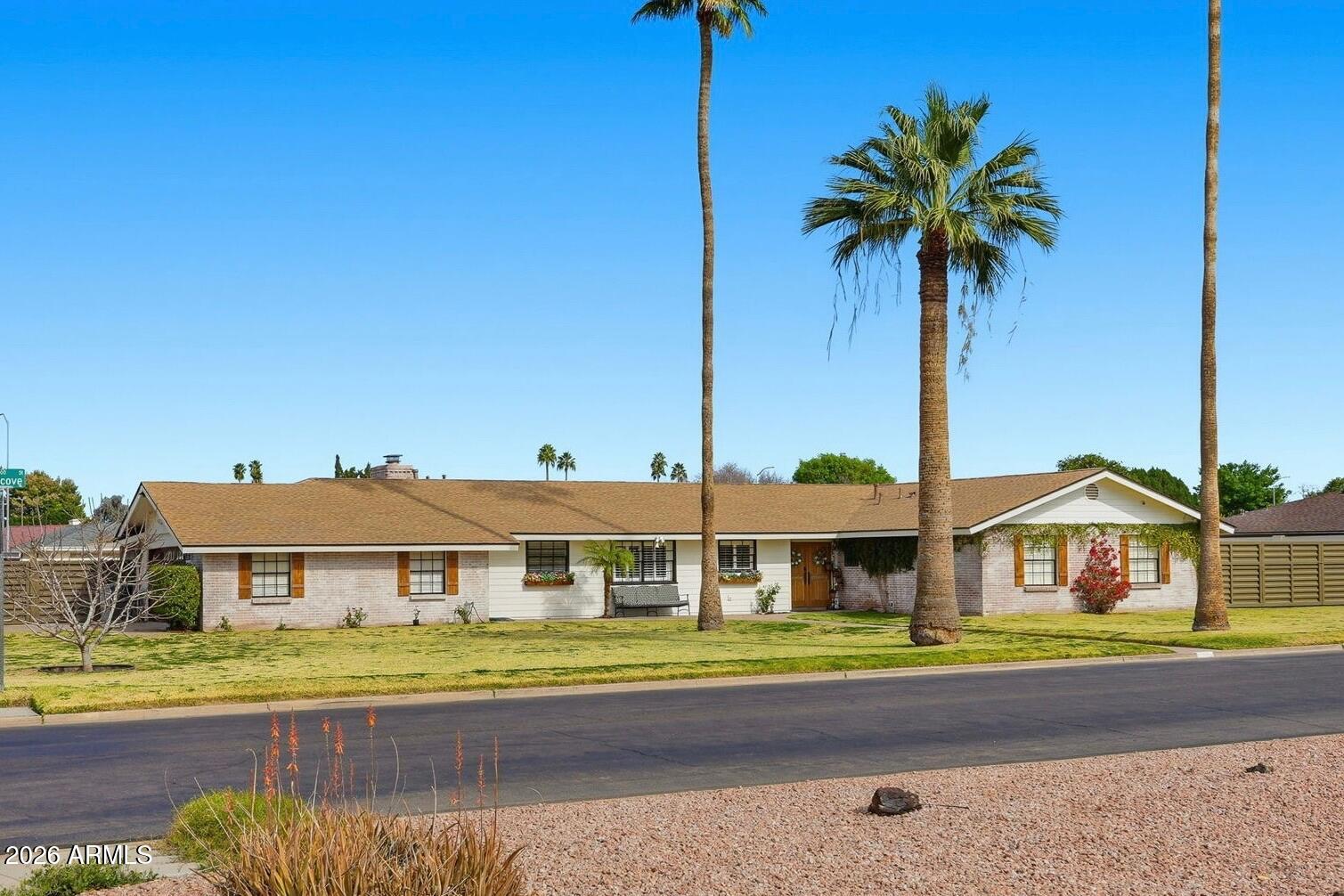 1808 E Glencove Street