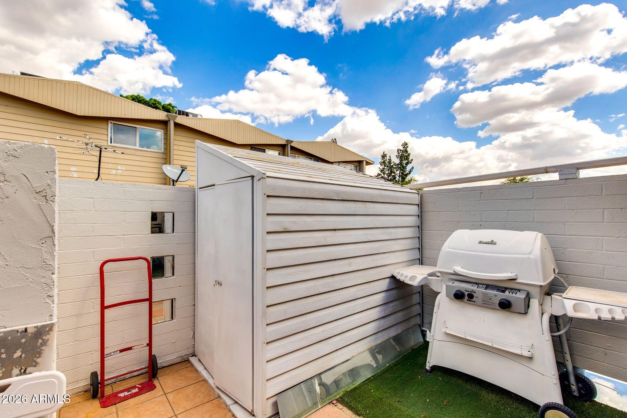 SCOTTSDALE EAST - Residential