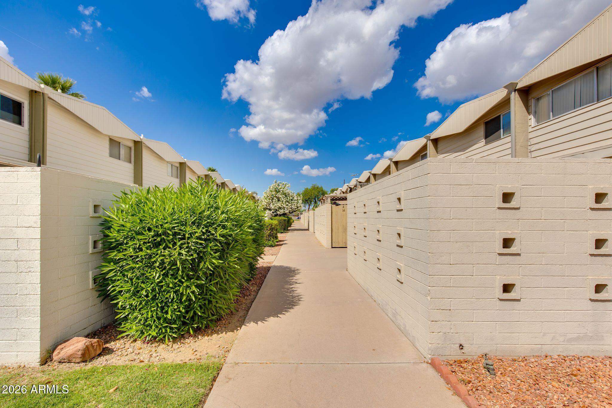 SCOTTSDALE EAST - Residential