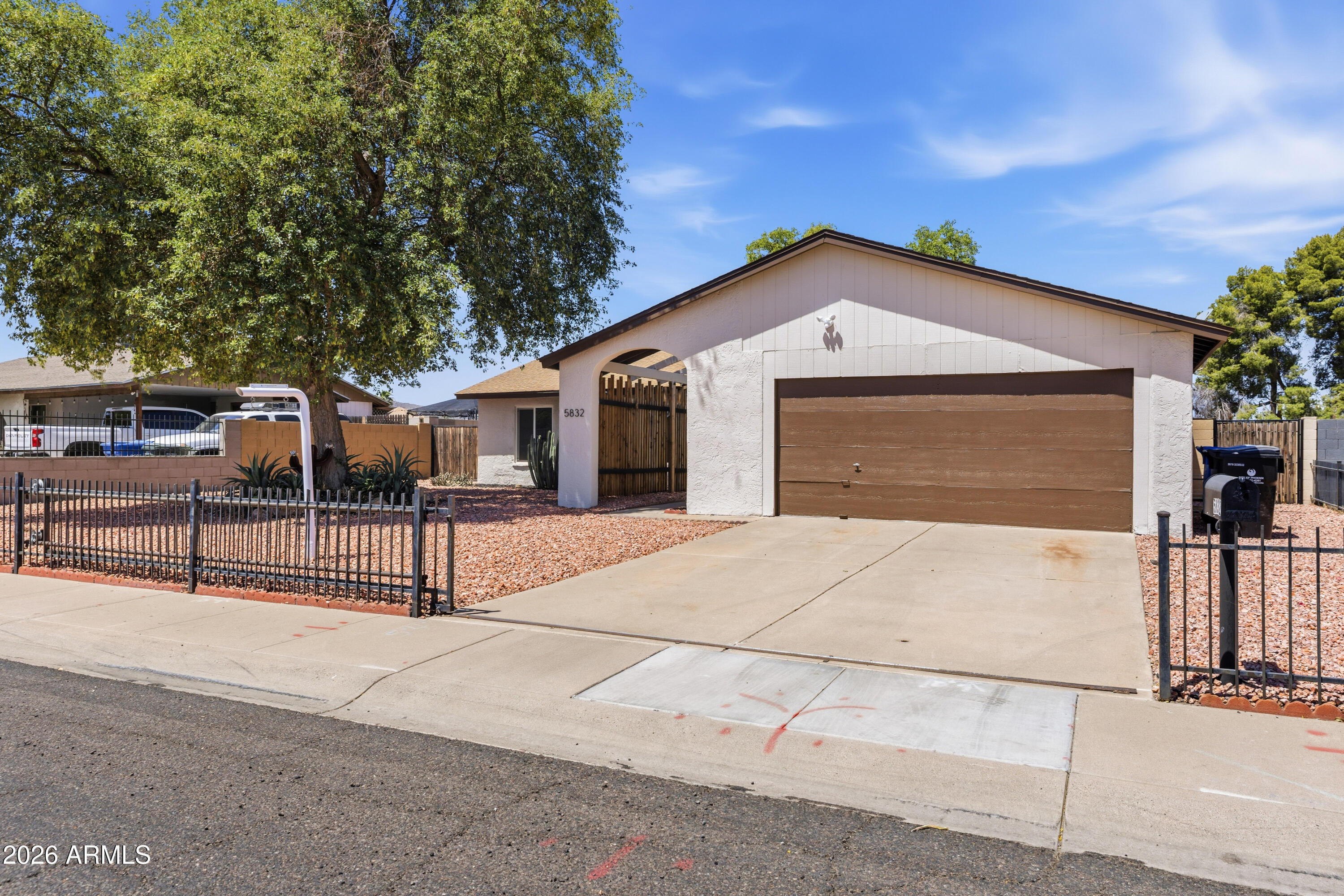 5832 S 45TH Street